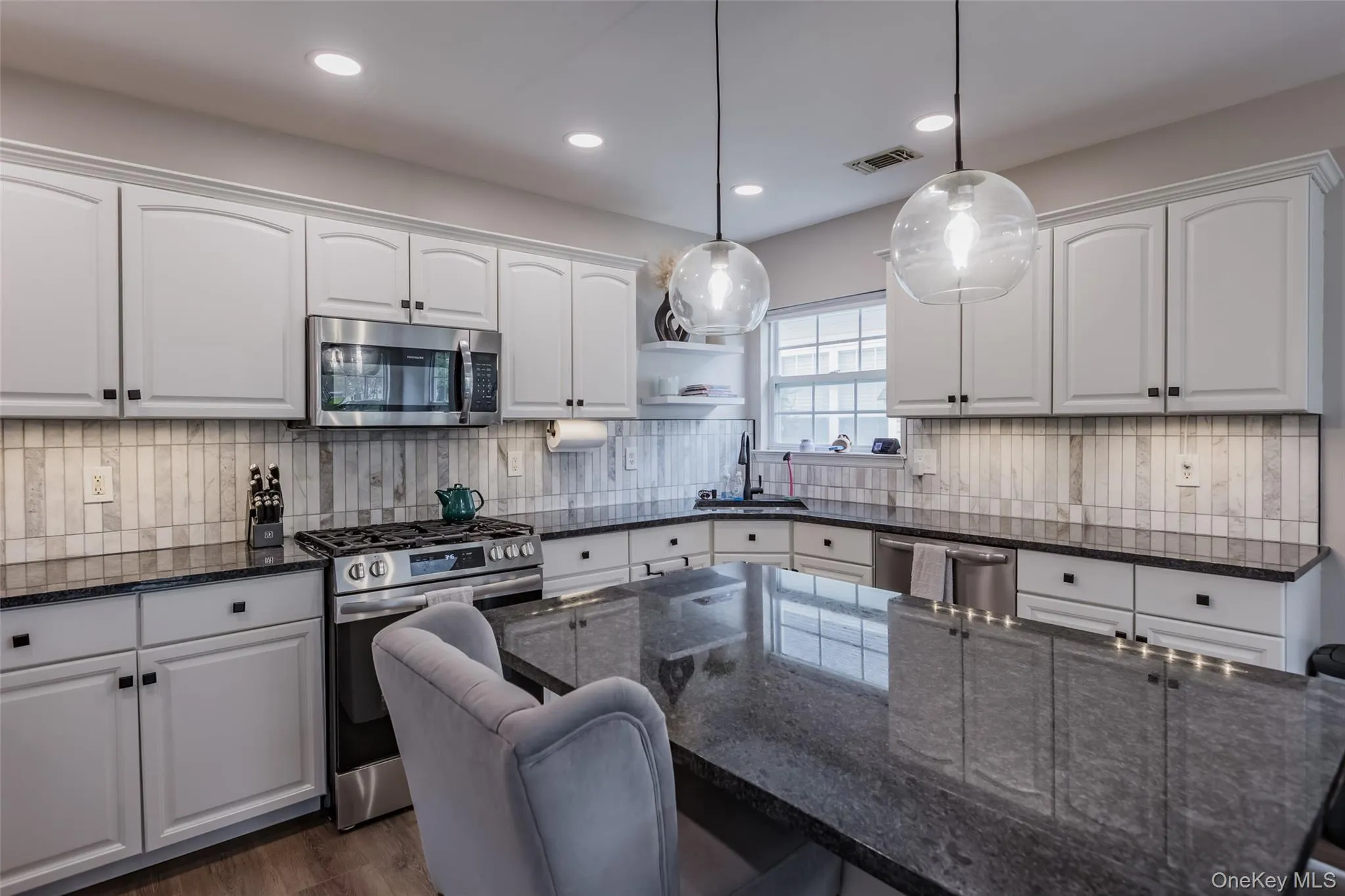 6 Julia Circle, Brookhaven, NY, 3 Bedrooms Bedrooms, 7 Rooms Rooms,2 BathroomsBathrooms,Residential,For Rent,Julia,0,989571 6 Julia Circle, Brookhaven, NY, 3 Bedrooms Bedrooms, 7 Rooms Rooms,2 BathroomsBathrooms,Residential,For Rent,Julia,0,989571