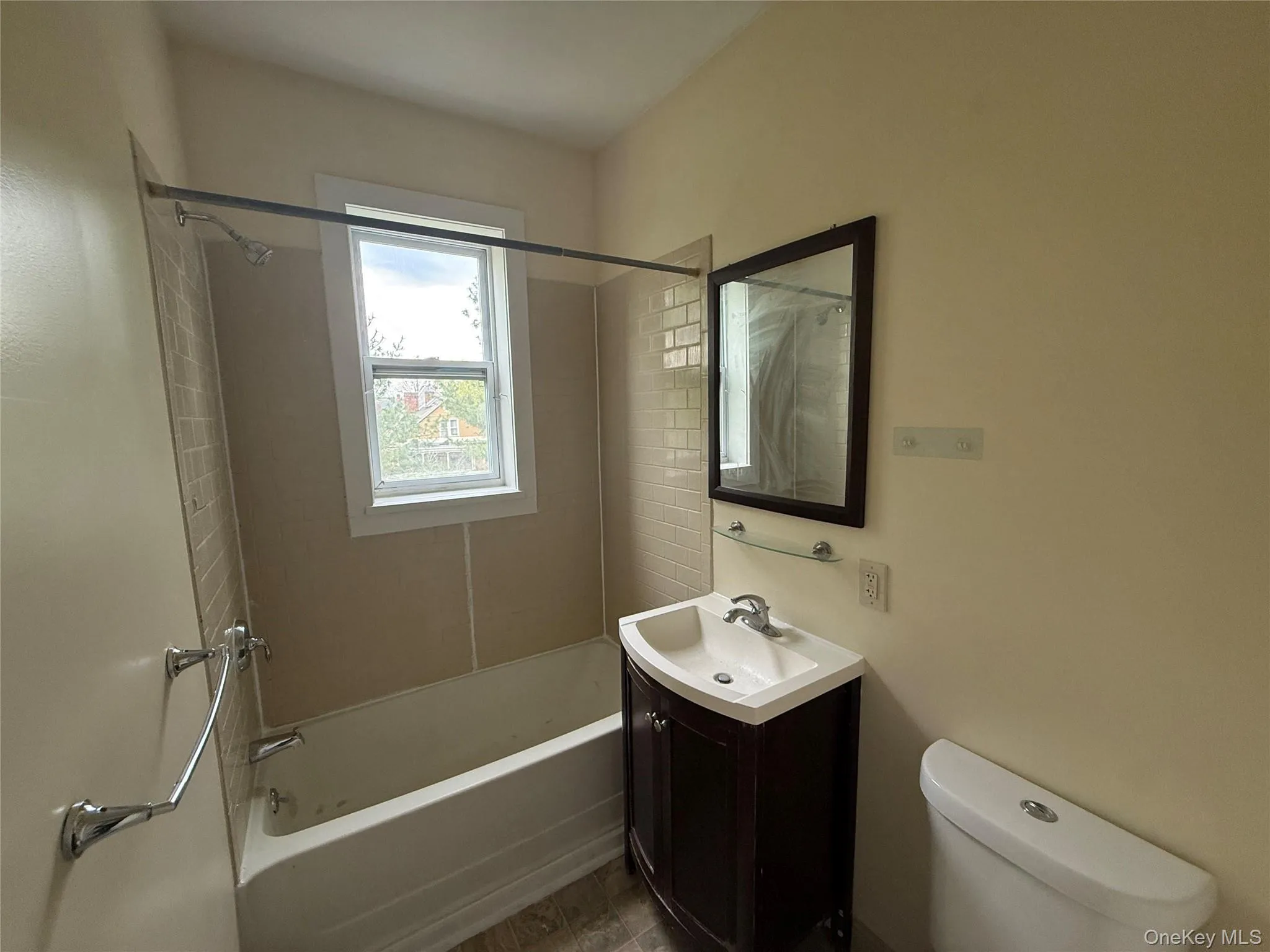 60 Carroll Street, Poughkeepsie, NY, 1 Bedroom Bedrooms, 3 Rooms Rooms,1 BathroomBathrooms,Residential Lease,For Rent,Carroll,0,989572 60 Carroll Street, Poughkeepsie, NY, 1 Bedroom Bedrooms, 3 Rooms Rooms,1 BathroomBathrooms,Residential Lease,For Rent,Carroll,0,989572