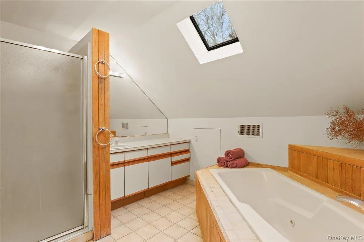 1 Branch Street, Lewisboro, NY, 3 Bedrooms Bedrooms, 7 Rooms Rooms,2 BathroomsBathrooms,Residential Lease,For Rent,Branch,0,989575 1 Branch Street, Lewisboro, NY, 3 Bedrooms Bedrooms, 7 Rooms Rooms,2 BathroomsBathrooms,Residential Lease,For Rent,Branch,0,989575