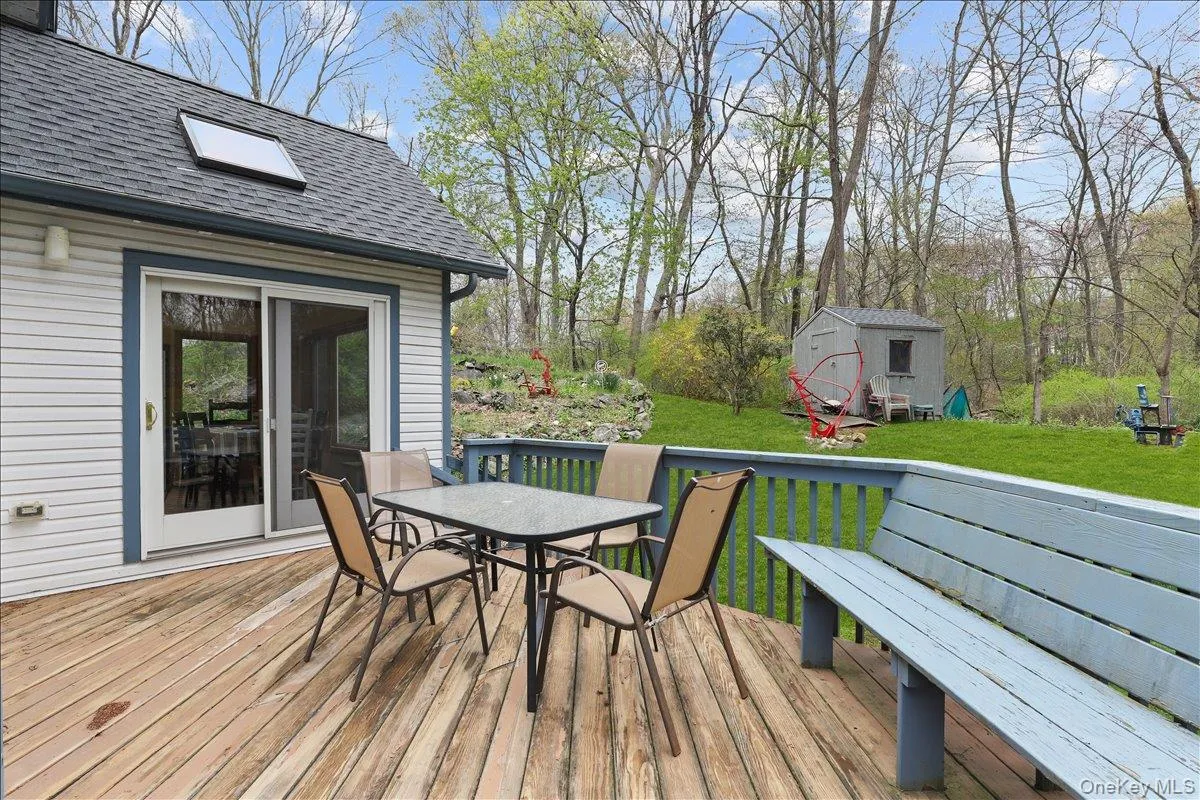 1 Branch Street, Lewisboro, NY, 3 Bedrooms Bedrooms, 7 Rooms Rooms,2 BathroomsBathrooms,Residential Lease,For Rent,Branch,0,989575 1 Branch Street, Lewisboro, NY, 3 Bedrooms Bedrooms, 7 Rooms Rooms,2 BathroomsBathrooms,Residential Lease,For Rent,Branch,0,989575