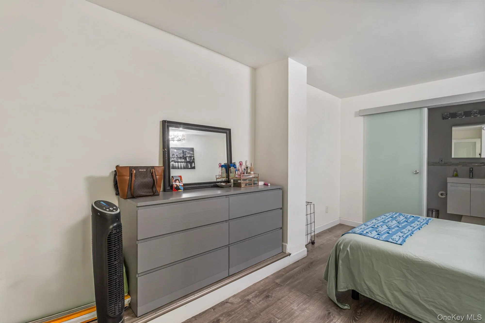 2 Bay Club Drive, New York, NY, 1 Bedroom Bedrooms, 6 Rooms Rooms,2 BathroomsBathrooms,Residential Sale,For Rent,Bay Club,0,989614 2 Bay Club Drive, New York, NY, 1 Bedroom Bedrooms, 6 Rooms Rooms,2 BathroomsBathrooms,Residential Sale,For Rent,Bay Club,0,989614