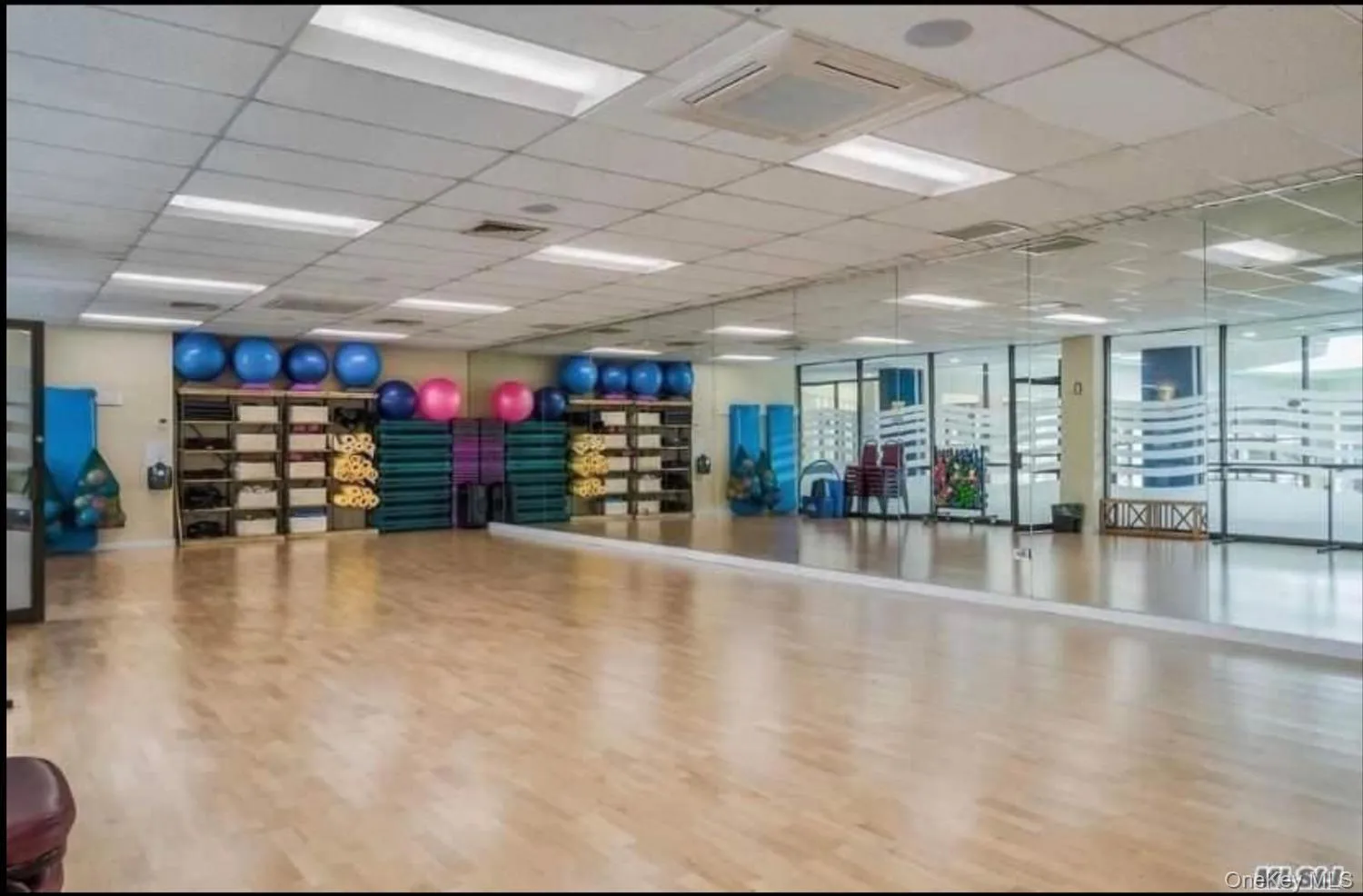 2 Bay Club Drive, New York, NY, 1 Bedroom Bedrooms, 6 Rooms Rooms,2 BathroomsBathrooms,Residential Sale,For Rent,Bay Club,0,989614 2 Bay Club Drive, New York, NY, 1 Bedroom Bedrooms, 6 Rooms Rooms,2 BathroomsBathrooms,Residential Sale,For Rent,Bay Club,0,989614