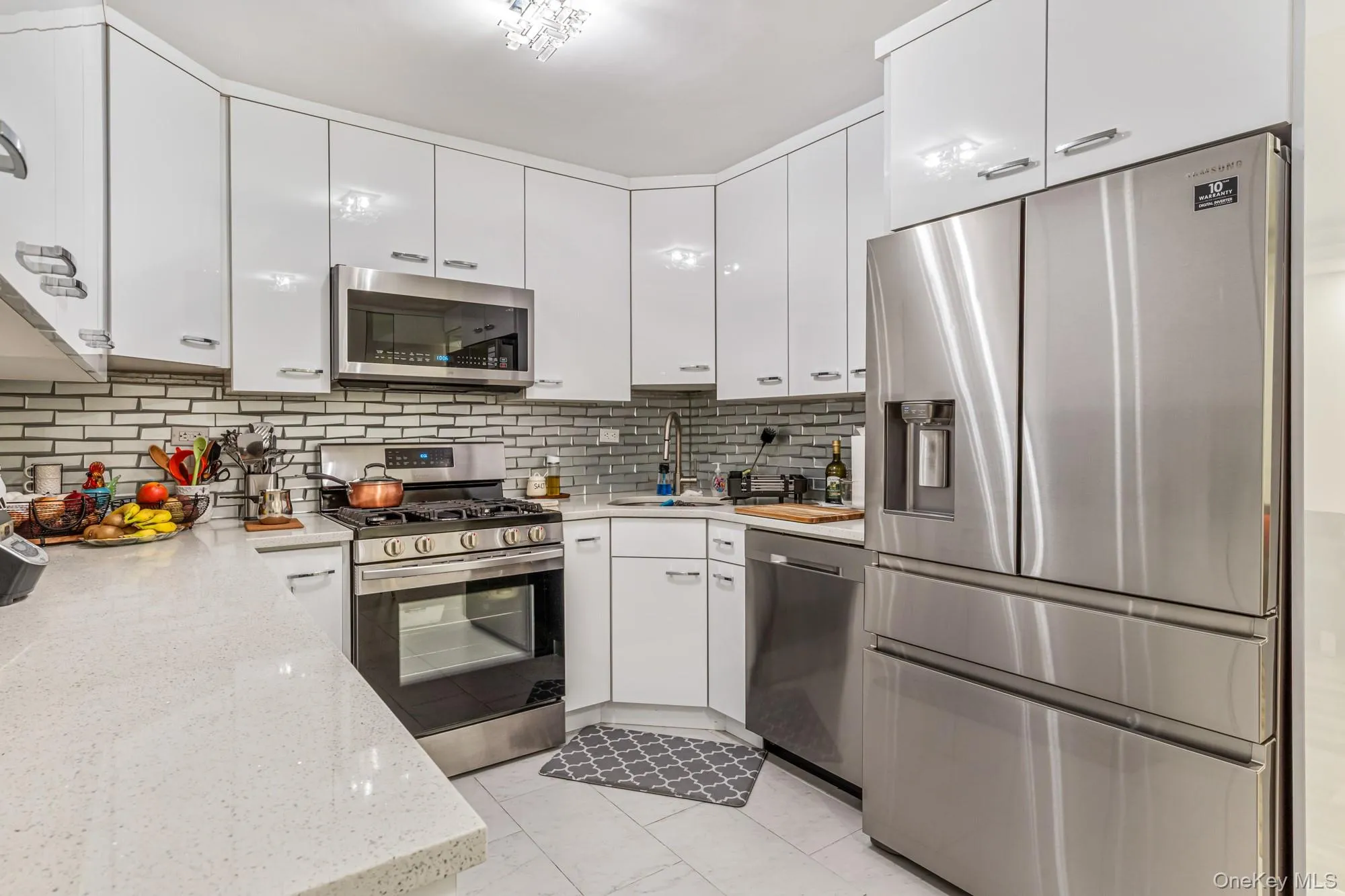 2 Bay Club Drive, New York, NY, 1 Bedroom Bedrooms, 6 Rooms Rooms,2 BathroomsBathrooms,Residential Sale,For Rent,Bay Club,0,989614 2 Bay Club Drive, New York, NY, 1 Bedroom Bedrooms, 6 Rooms Rooms,2 BathroomsBathrooms,Residential Sale,For Rent,Bay Club,0,989614