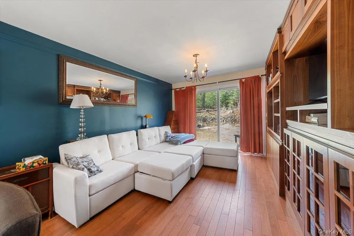 10 Taft Lane, Greenburgh, NY, 3 Bedrooms Bedrooms, 5 Rooms Rooms,2 BathroomsBathrooms,Residential Lease,For Rent,Taft,0,989631 10 Taft Lane, Greenburgh, NY, 3 Bedrooms Bedrooms, 5 Rooms Rooms,2 BathroomsBathrooms,Residential Lease,For Rent,Taft,0,989631