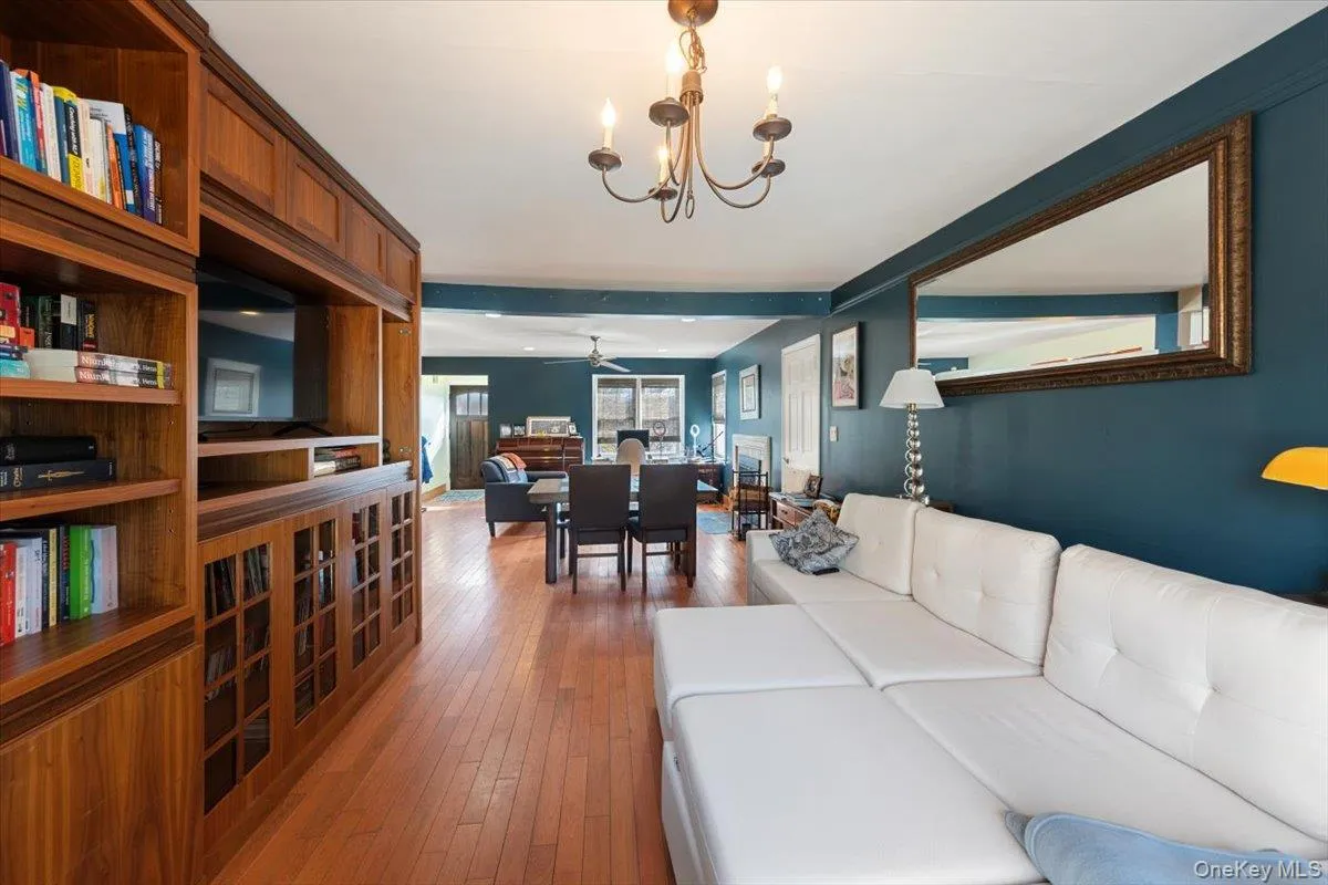 10 Taft Lane, Greenburgh, NY, 3 Bedrooms Bedrooms, 5 Rooms Rooms,2 BathroomsBathrooms,Residential Lease,For Rent,Taft,0,989631 10 Taft Lane, Greenburgh, NY, 3 Bedrooms Bedrooms, 5 Rooms Rooms,2 BathroomsBathrooms,Residential Lease,For Rent,Taft,0,989631