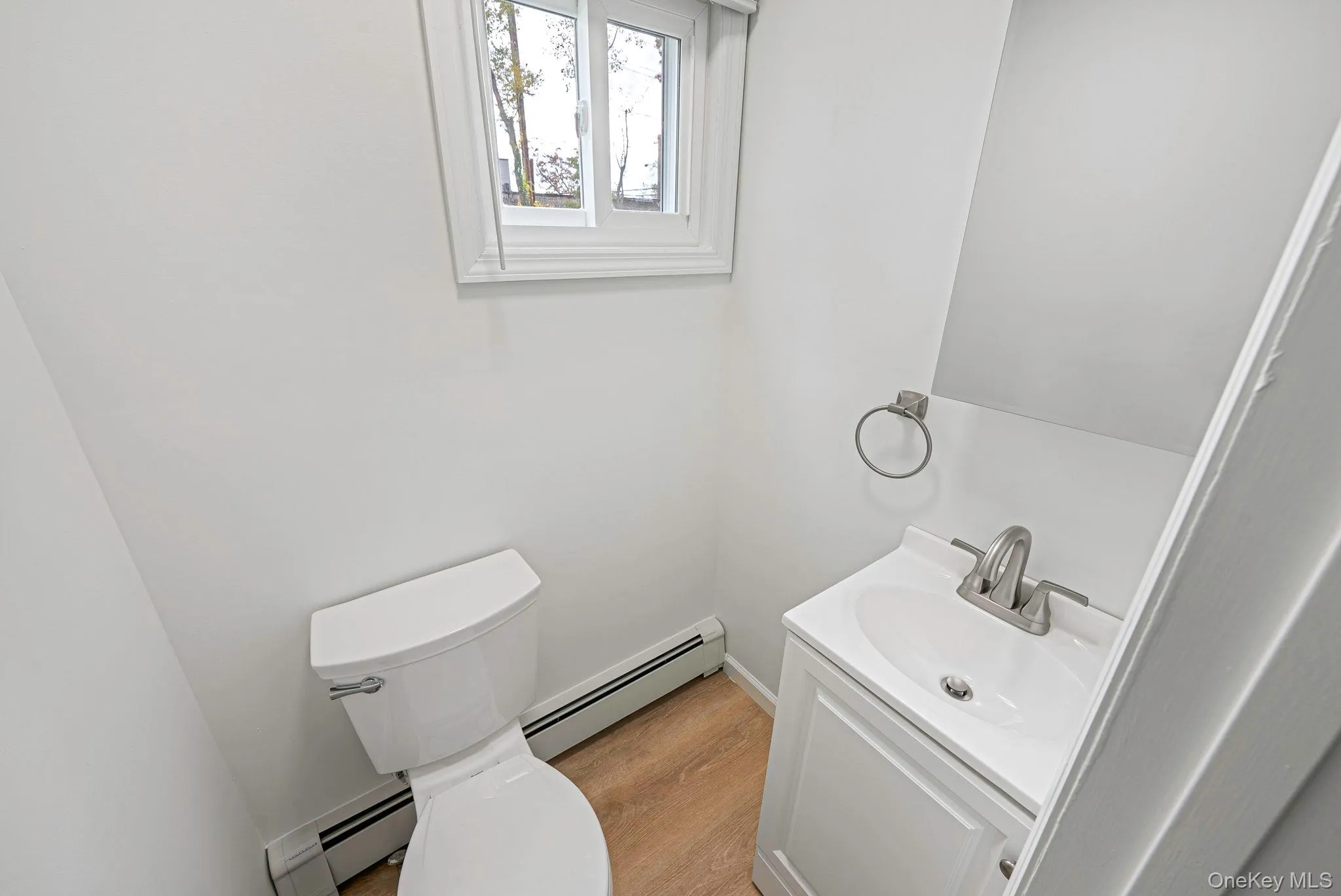 54 Evergreen Street, West Babylon, NY, 4 Bedrooms Bedrooms, 6 Rooms Rooms,2 BathroomsBathrooms,Residential Lease,For Rent,Evergreen,0,989644 54 Evergreen Street, West Babylon, NY, 4 Bedrooms Bedrooms, 6 Rooms Rooms,2 BathroomsBathrooms,Residential Lease,For Rent,Evergreen,0,989644