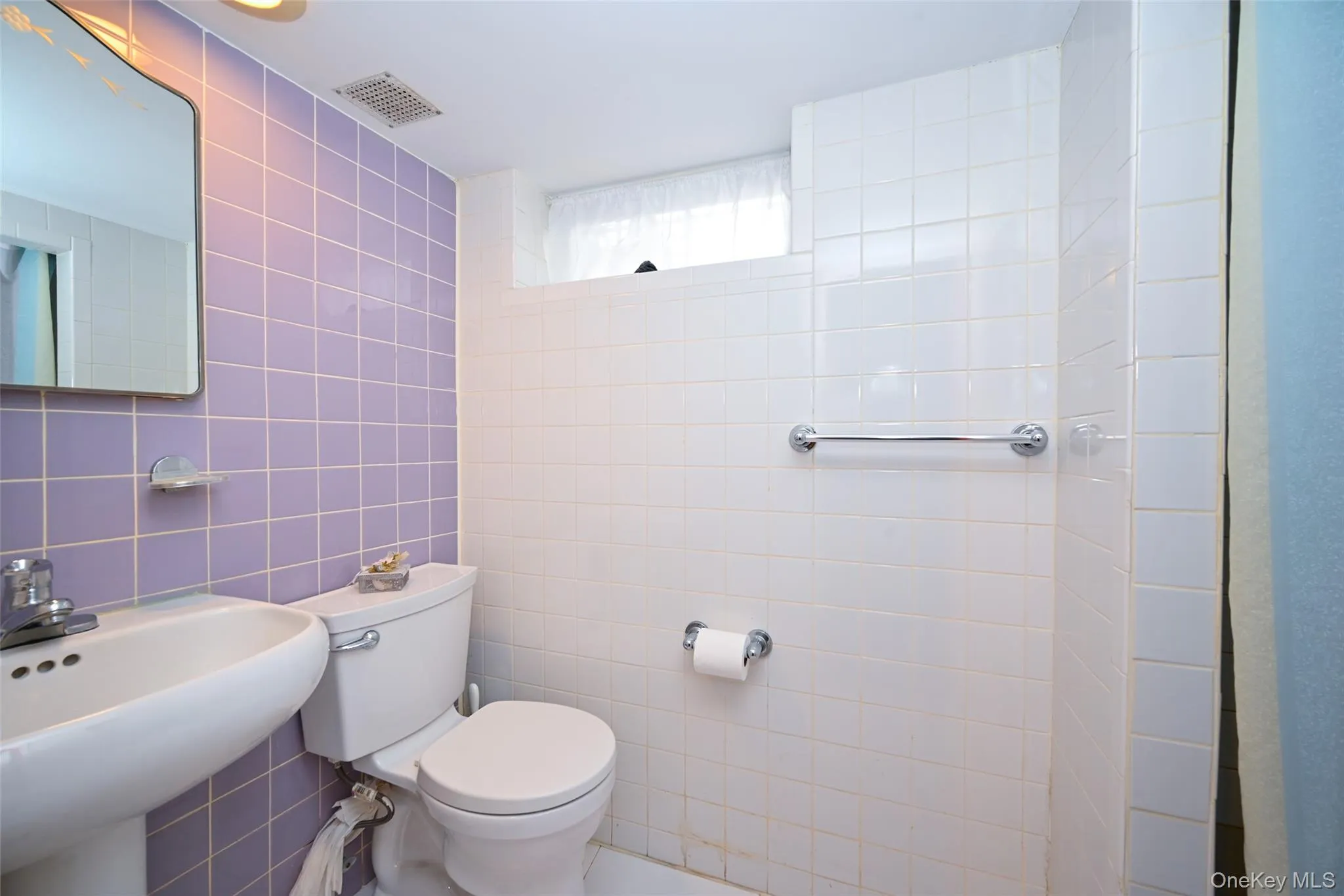 75-64 180th Street, New York, NY, 4 Bedrooms Bedrooms, 12 Rooms Rooms,3 BathroomsBathrooms,Residential,For Rent,180th,0,989653 75-64 180th Street, New York, NY, 4 Bedrooms Bedrooms, 12 Rooms Rooms,3 BathroomsBathrooms,Residential,For Rent,180th,0,989653