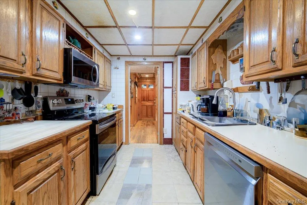 2 Couzines Road, Fallsburg, NY, 4 Bedrooms Bedrooms, 10 Rooms Rooms,4 BathroomsBathrooms,Residential Sale,For Rent,Couzines,0,989665 2 Couzines Road, Fallsburg, NY, 4 Bedrooms Bedrooms, 10 Rooms Rooms,4 BathroomsBathrooms,Residential Sale,For Rent,Couzines,0,989665