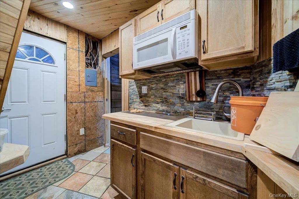 2 Couzines Road, Fallsburg, NY, 4 Bedrooms Bedrooms, 10 Rooms Rooms,4 BathroomsBathrooms,Residential Sale,For Rent,Couzines,0,989665 2 Couzines Road, Fallsburg, NY, 4 Bedrooms Bedrooms, 10 Rooms Rooms,4 BathroomsBathrooms,Residential Sale,For Rent,Couzines,0,989665