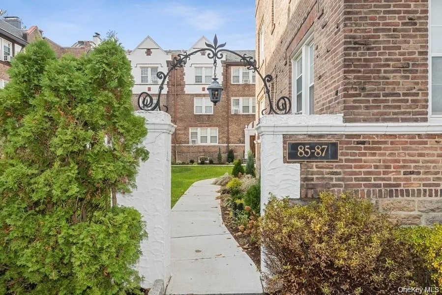 87 Broadway, White Plains, NY, 2 Bedrooms Bedrooms, 5 Rooms Rooms,1 BathroomBathrooms,Residential Lease,For Rent,Broadway,0,989685 87 Broadway, White Plains, NY, 2 Bedrooms Bedrooms, 5 Rooms Rooms,1 BathroomBathrooms,Residential Lease,For Rent,Broadway,0,989685