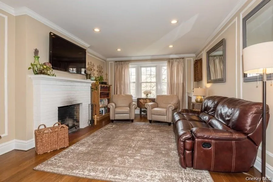 87 Broadway, White Plains, NY, 2 Bedrooms Bedrooms, 5 Rooms Rooms,1 BathroomBathrooms,Residential Lease,For Rent,Broadway,0,989685 87 Broadway, White Plains, NY, 2 Bedrooms Bedrooms, 5 Rooms Rooms,1 BathroomBathrooms,Residential Lease,For Rent,Broadway,0,989685