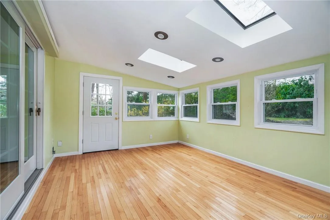 Sunroom/skylights Sunroom/skylights