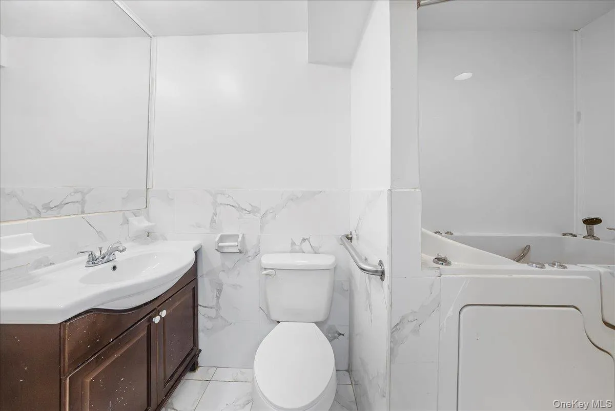109-45 173rd Street, New York, NY, 4 Bedrooms Bedrooms, 10 Rooms Rooms,2 BathroomsBathrooms,Residential,For Rent,173rd,0,989700 109-45 173rd Street, New York, NY, 4 Bedrooms Bedrooms, 10 Rooms Rooms,2 BathroomsBathrooms,Residential,For Rent,173rd,0,989700