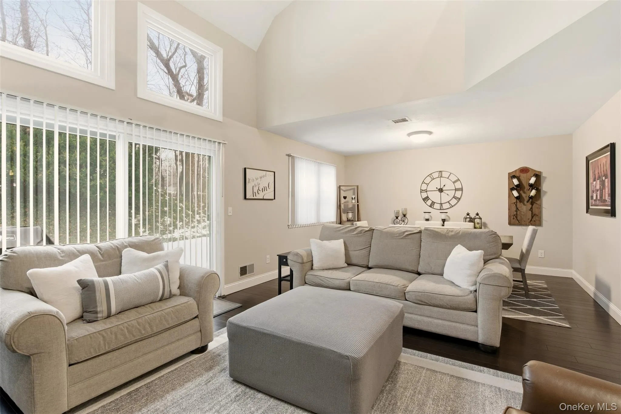 11 Indian Trace, Smithtown, NY, 3 Bedrooms Bedrooms, 6 Rooms Rooms,2 BathroomsBathrooms,Residential Lease,For Rent,Indian,0,989705 11 Indian Trace, Smithtown, NY, 3 Bedrooms Bedrooms, 6 Rooms Rooms,2 BathroomsBathrooms,Residential Lease,For Rent,Indian,0,989705