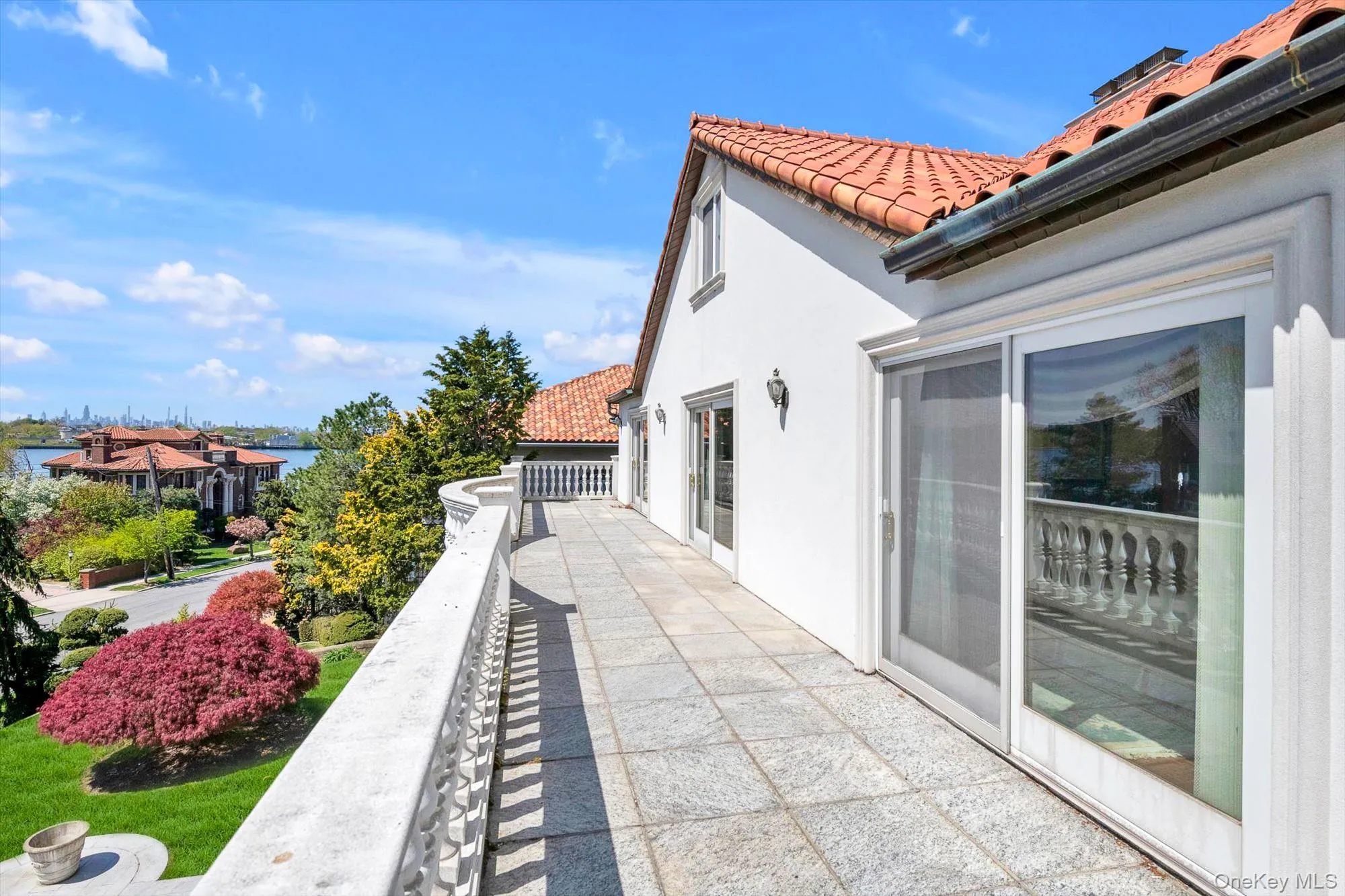 Long Terrace with Waterviews Long Terrace with Waterviews