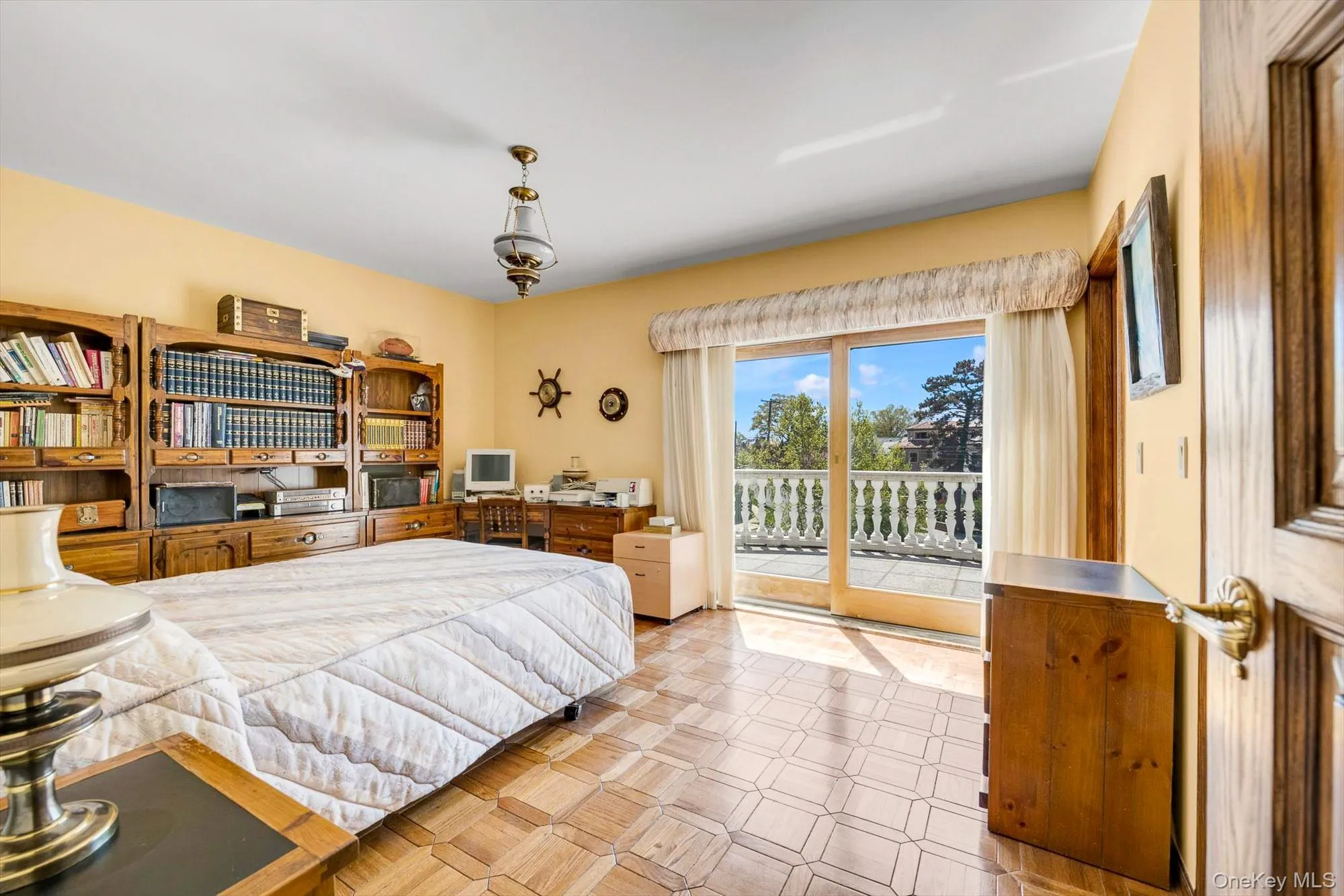 En-suite Bedroom with Balcony En-suite Bedroom with Balcony