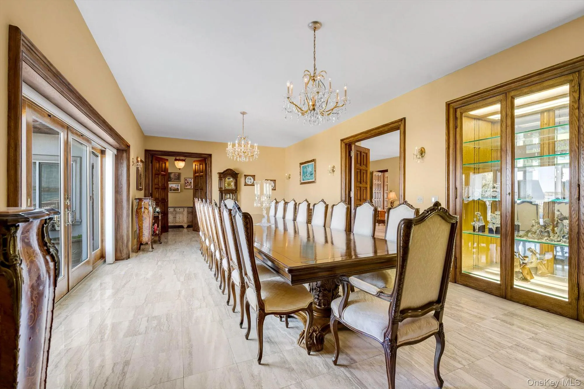 Formal Dining Room with Built-In Units Formal Dining Room with Built-In Units