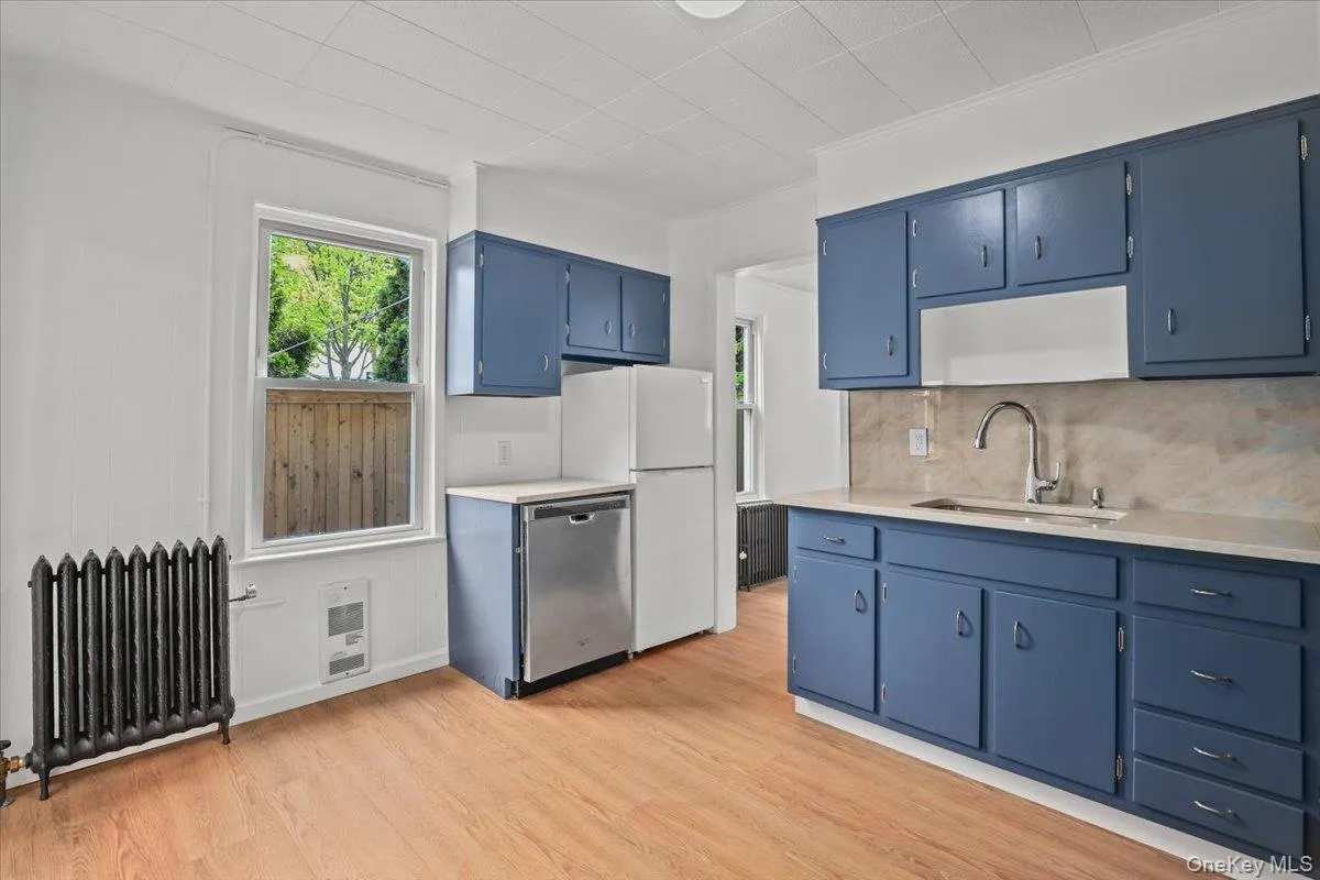 152 Summerfield Street, Eastchester, NY, 2 Bedrooms Bedrooms, 4 Rooms Rooms,1 BathroomBathrooms,Residential Lease,For Rent,Summerfield,0,989741 152 Summerfield Street, Eastchester, NY, 2 Bedrooms Bedrooms, 4 Rooms Rooms,1 BathroomBathrooms,Residential Lease,For Rent,Summerfield,0,989741