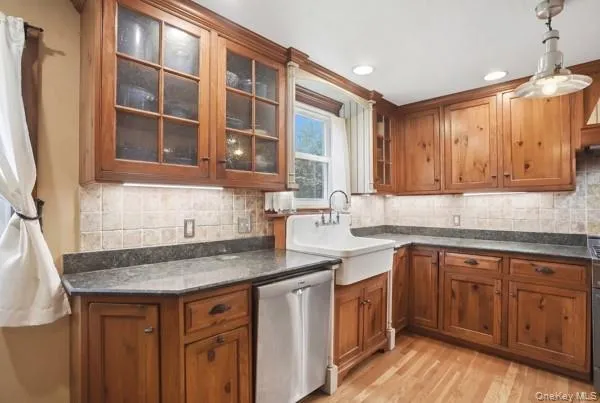 66 Summit Avenue, Woodbury, NY, 4 Bedrooms Bedrooms, 10 Rooms Rooms,3 BathroomsBathrooms,Residential,For Rent,Summit,0,989752 66 Summit Avenue, Woodbury, NY, 4 Bedrooms Bedrooms, 10 Rooms Rooms,3 BathroomsBathrooms,Residential,For Rent,Summit,0,989752