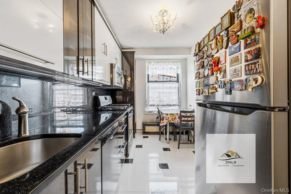 61-45 98th Street, New York, NY, 2 Bedrooms Bedrooms, 6 Rooms Rooms,1 BathroomBathrooms,Residential,For Rent,98th,0,989756 61-45 98th Street, New York, NY, 2 Bedrooms Bedrooms, 6 Rooms Rooms,1 BathroomBathrooms,Residential,For Rent,98th,0,989756