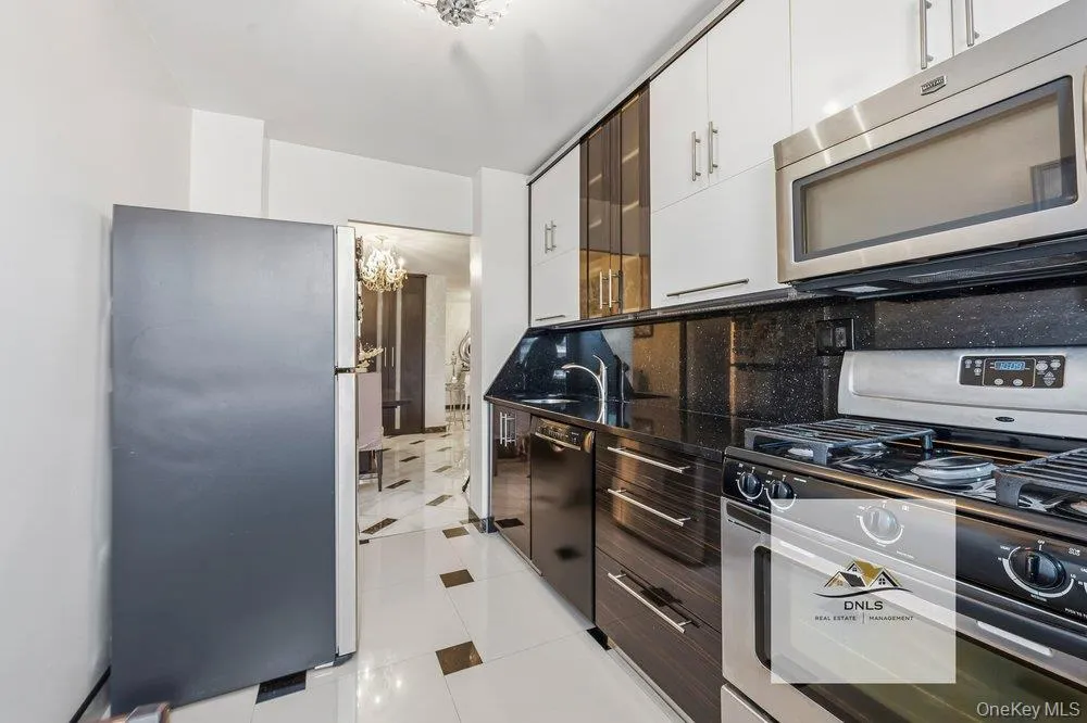 61-45 98th Street, New York, NY, 2 Bedrooms Bedrooms, 6 Rooms Rooms,1 BathroomBathrooms,Residential,For Rent,98th,0,989756 61-45 98th Street, New York, NY, 2 Bedrooms Bedrooms, 6 Rooms Rooms,1 BathroomBathrooms,Residential,For Rent,98th,0,989756