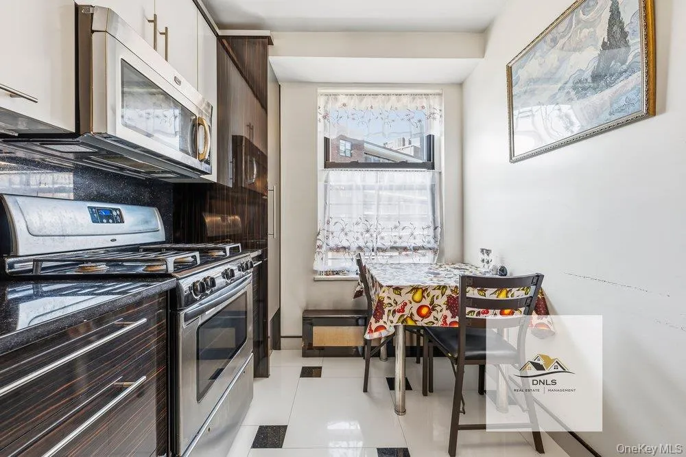 61-45 98th Street, New York, NY, 2 Bedrooms Bedrooms, 6 Rooms Rooms,1 BathroomBathrooms,Residential,For Rent,98th,0,989756 61-45 98th Street, New York, NY, 2 Bedrooms Bedrooms, 6 Rooms Rooms,1 BathroomBathrooms,Residential,For Rent,98th,0,989756