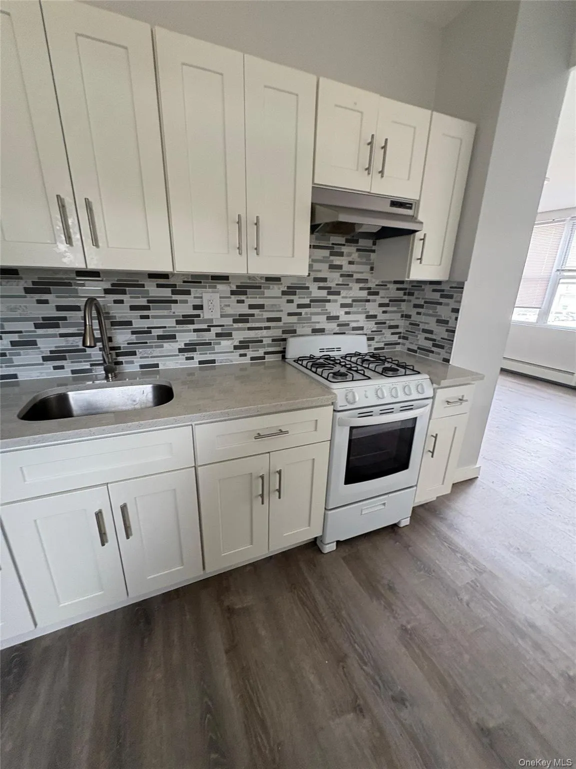 52-25 Van Dam Street, New York, NY, 1 Bedroom Bedrooms, 3 Rooms Rooms,1 BathroomBathrooms,Residential Lease,For Rent,Van Dam,0,989815 52-25 Van Dam Street, New York, NY, 1 Bedroom Bedrooms, 3 Rooms Rooms,1 BathroomBathrooms,Residential Lease,For Rent,Van Dam,0,989815