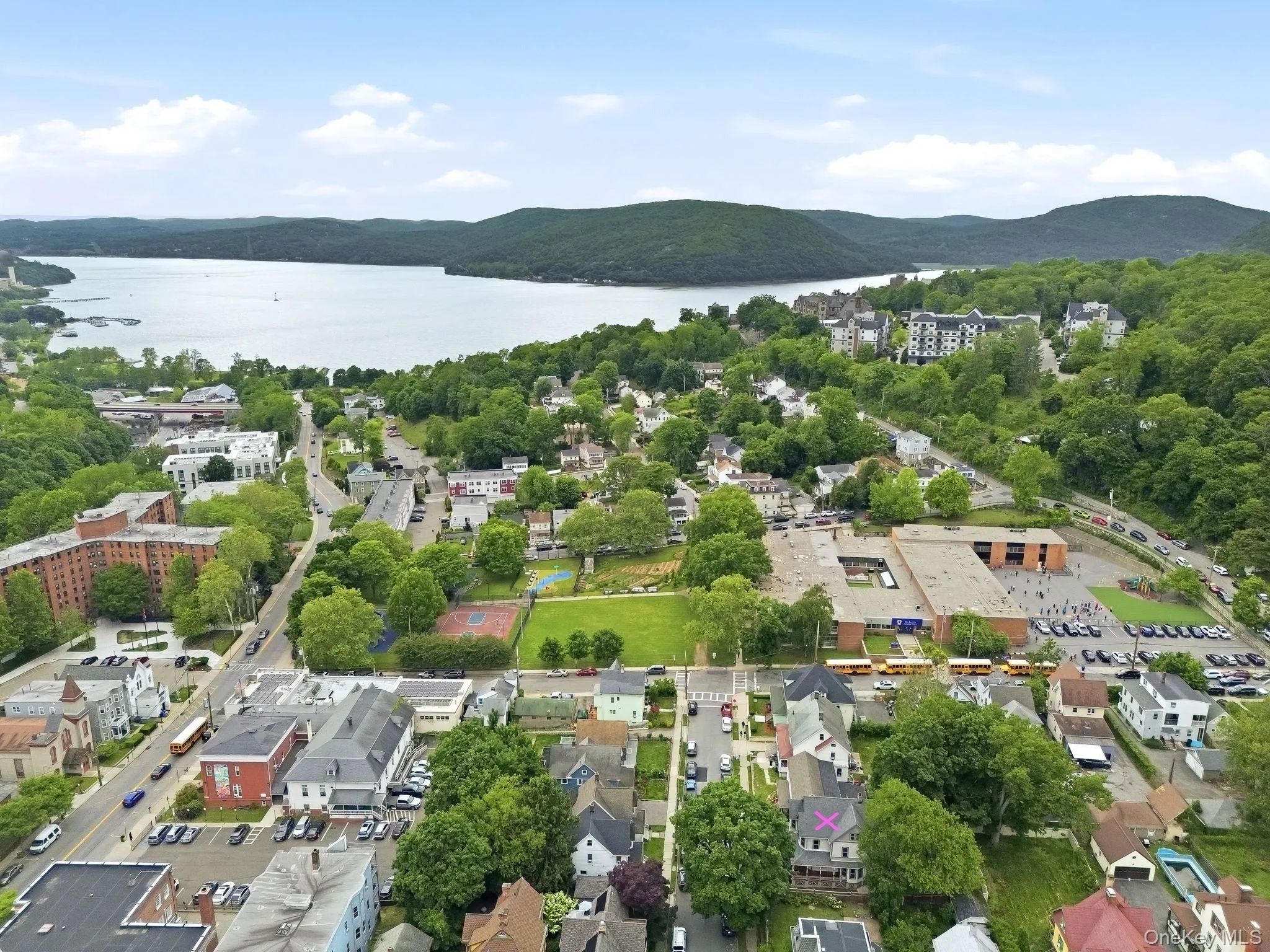Peekskill. easy access to river front, Metro North and city center. Nearby hiking trails, kayaking and mountain biking. Peekskill. easy access to river front, Metro North and city center. Nearby hiking trails, kayaking and mountain biking.