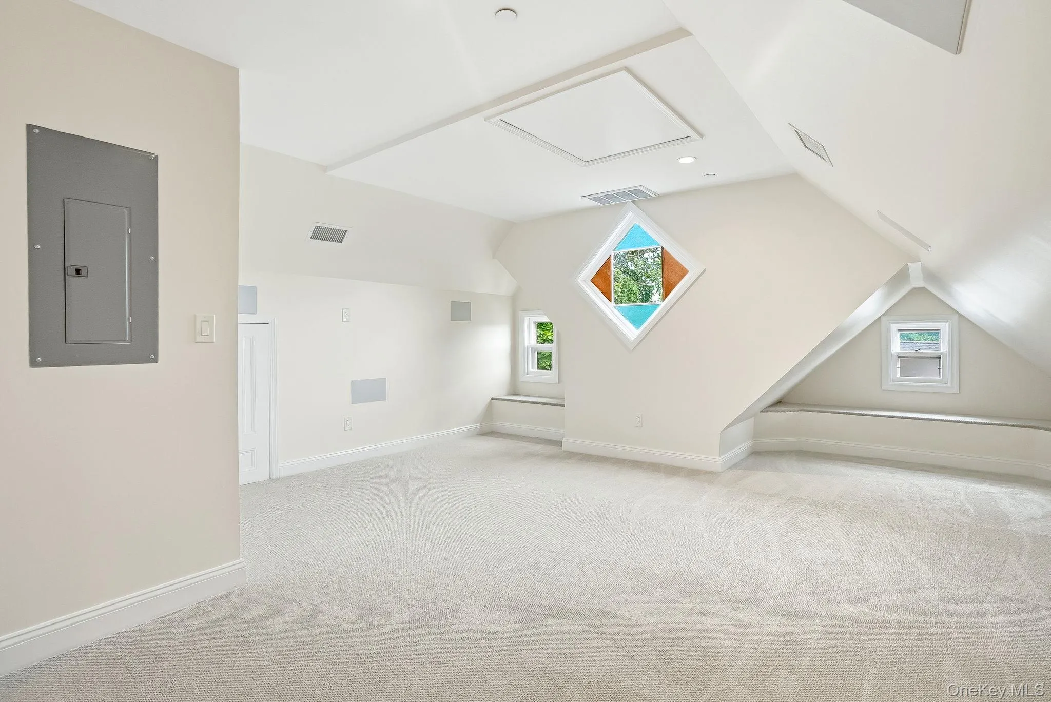 Rec room..office, sleeping quarters. Rec room..office, sleeping quarters.