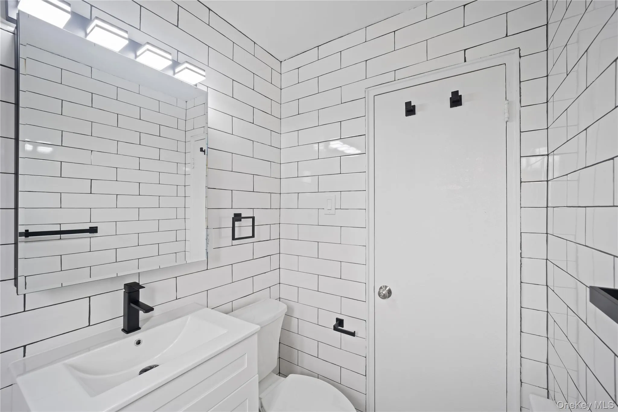 221-43 Manor Road, New York, NY, 2 Bedrooms Bedrooms, 4 Rooms Rooms,1 BathroomBathrooms,Residential,For Rent,Manor,0,989852 221-43 Manor Road, New York, NY, 2 Bedrooms Bedrooms, 4 Rooms Rooms,1 BathroomBathrooms,Residential,For Rent,Manor,0,989852