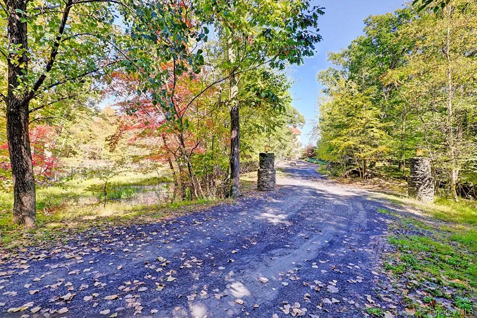 21 Ori's View Drive, Saugerties, NY, 4 Bedrooms Bedrooms, 12 Rooms Rooms,5 BathroomsBathrooms,Residential Sale,For Rent,Ori's View,0,989855 21 Ori's View Drive, Saugerties, NY, 4 Bedrooms Bedrooms, 12 Rooms Rooms,5 BathroomsBathrooms,Residential Sale,For Rent,Ori's View,0,989855