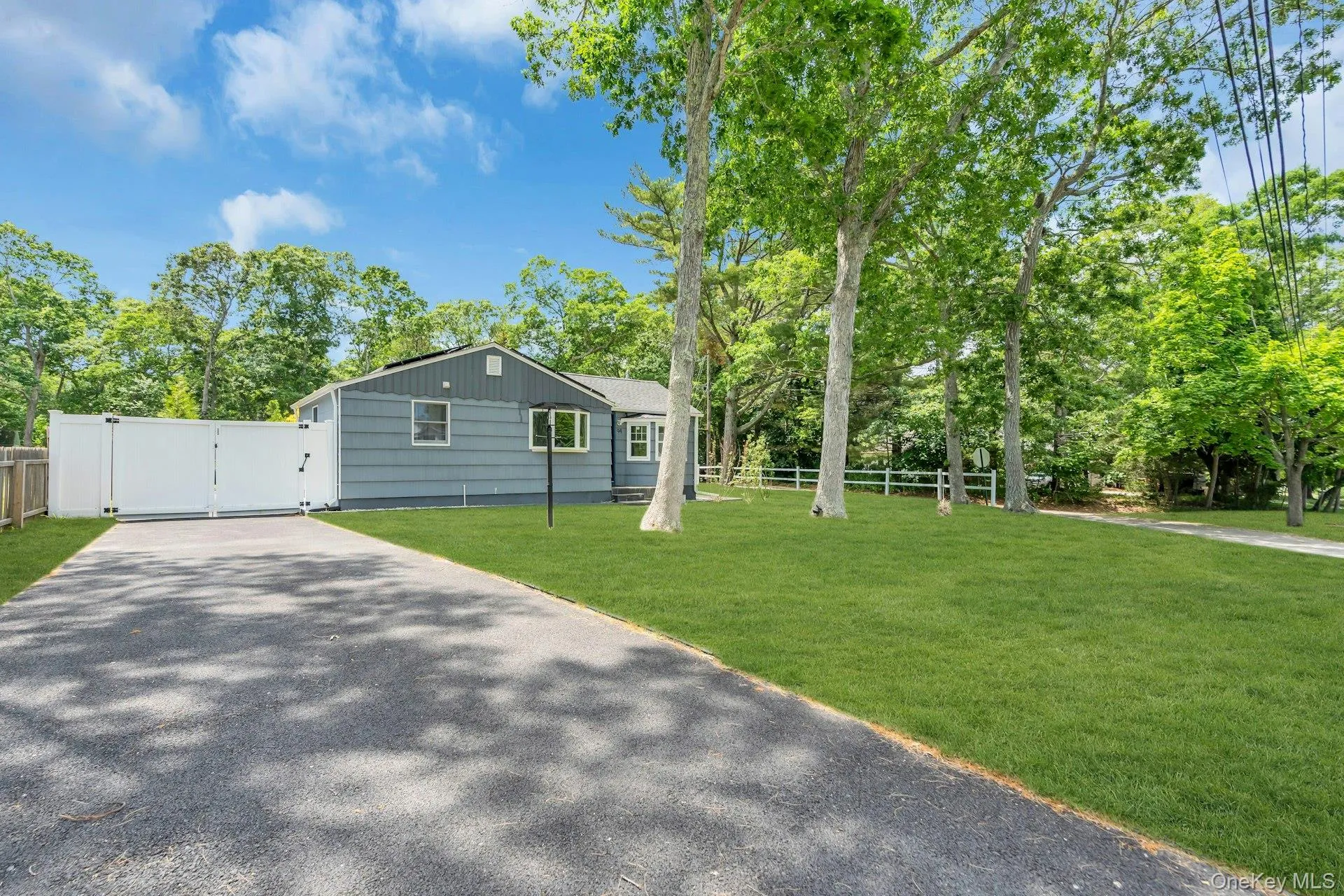 94 Bay Avenue, Southampton, NY, 2 Bedrooms Bedrooms, 6 Rooms Rooms,2 BathroomsBathrooms,Residential Lease,For Rent,Bay,0,989860 94 Bay Avenue, Southampton, NY, 2 Bedrooms Bedrooms, 6 Rooms Rooms,2 BathroomsBathrooms,Residential Lease,For Rent,Bay,0,989860