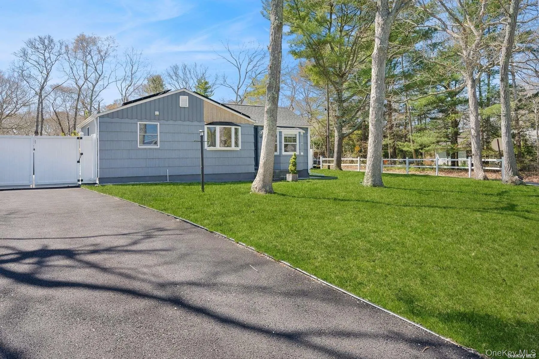94 Bay Avenue, Southampton, NY, 2 Bedrooms Bedrooms, 6 Rooms Rooms,2 BathroomsBathrooms,Residential Lease,For Rent,Bay,0,989860 94 Bay Avenue, Southampton, NY, 2 Bedrooms Bedrooms, 6 Rooms Rooms,2 BathroomsBathrooms,Residential Lease,For Rent,Bay,0,989860