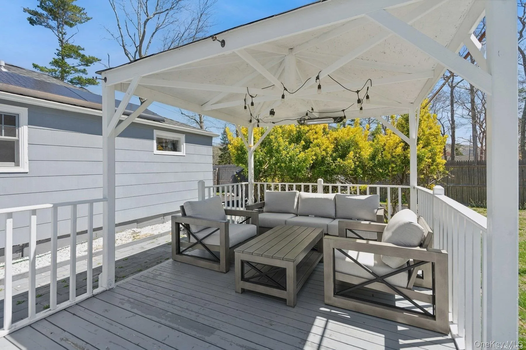 94 Bay Avenue, Southampton, NY, 2 Bedrooms Bedrooms, 6 Rooms Rooms,2 BathroomsBathrooms,Residential Lease,For Rent,Bay,0,989860 94 Bay Avenue, Southampton, NY, 2 Bedrooms Bedrooms, 6 Rooms Rooms,2 BathroomsBathrooms,Residential Lease,For Rent,Bay,0,989860