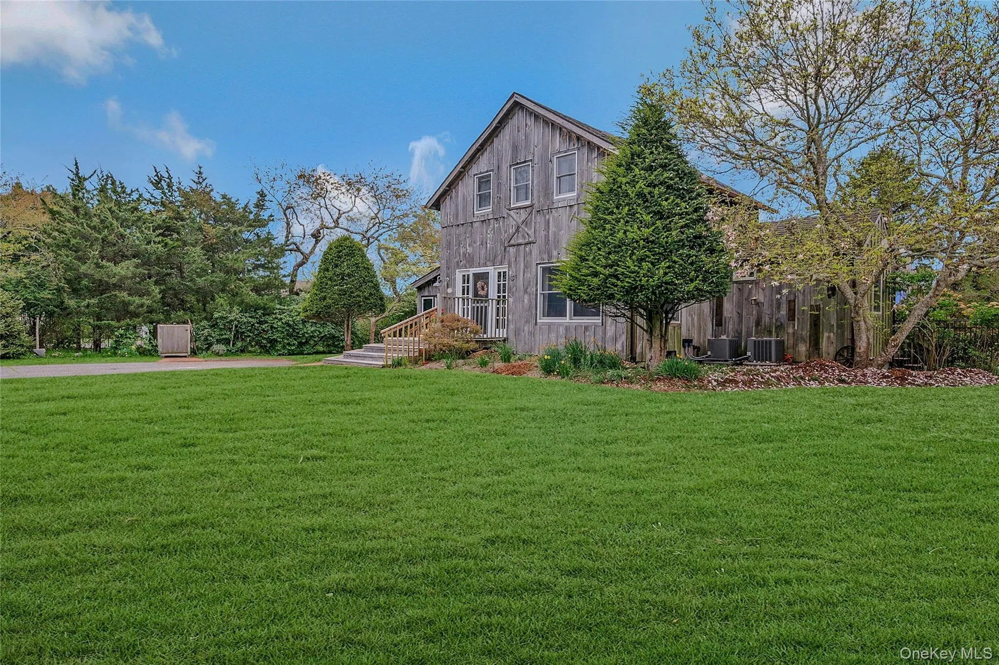 5a/5b Jessup Lane, Southampton, New York 11959