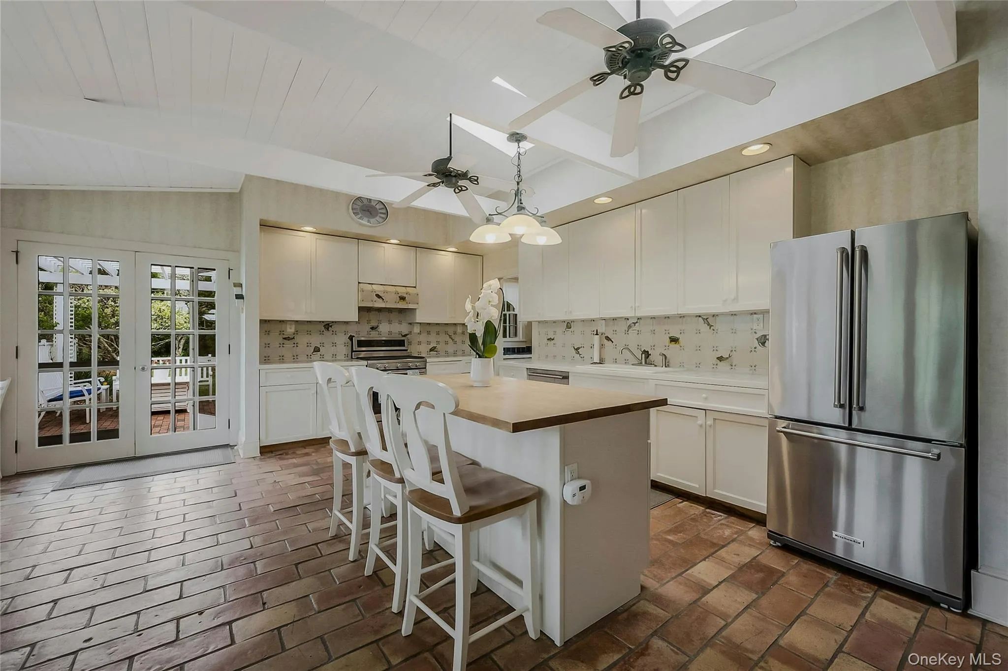 5a/5b Jessup Lane, Southampton, New York 11959