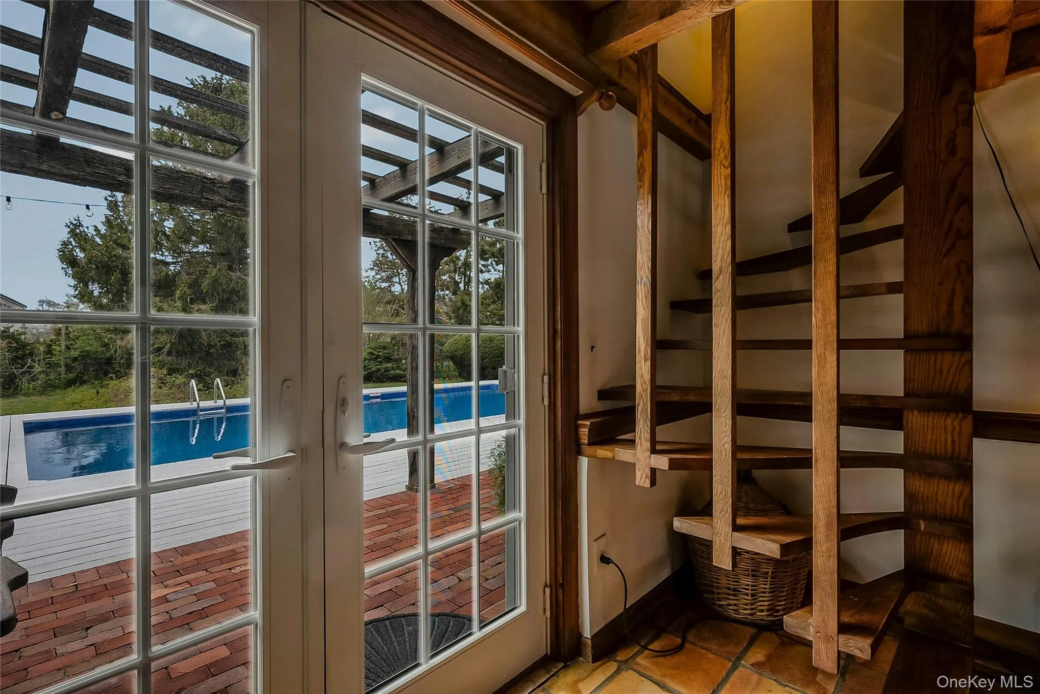 5a/5b Jessup Lane, Southampton, New York 11959