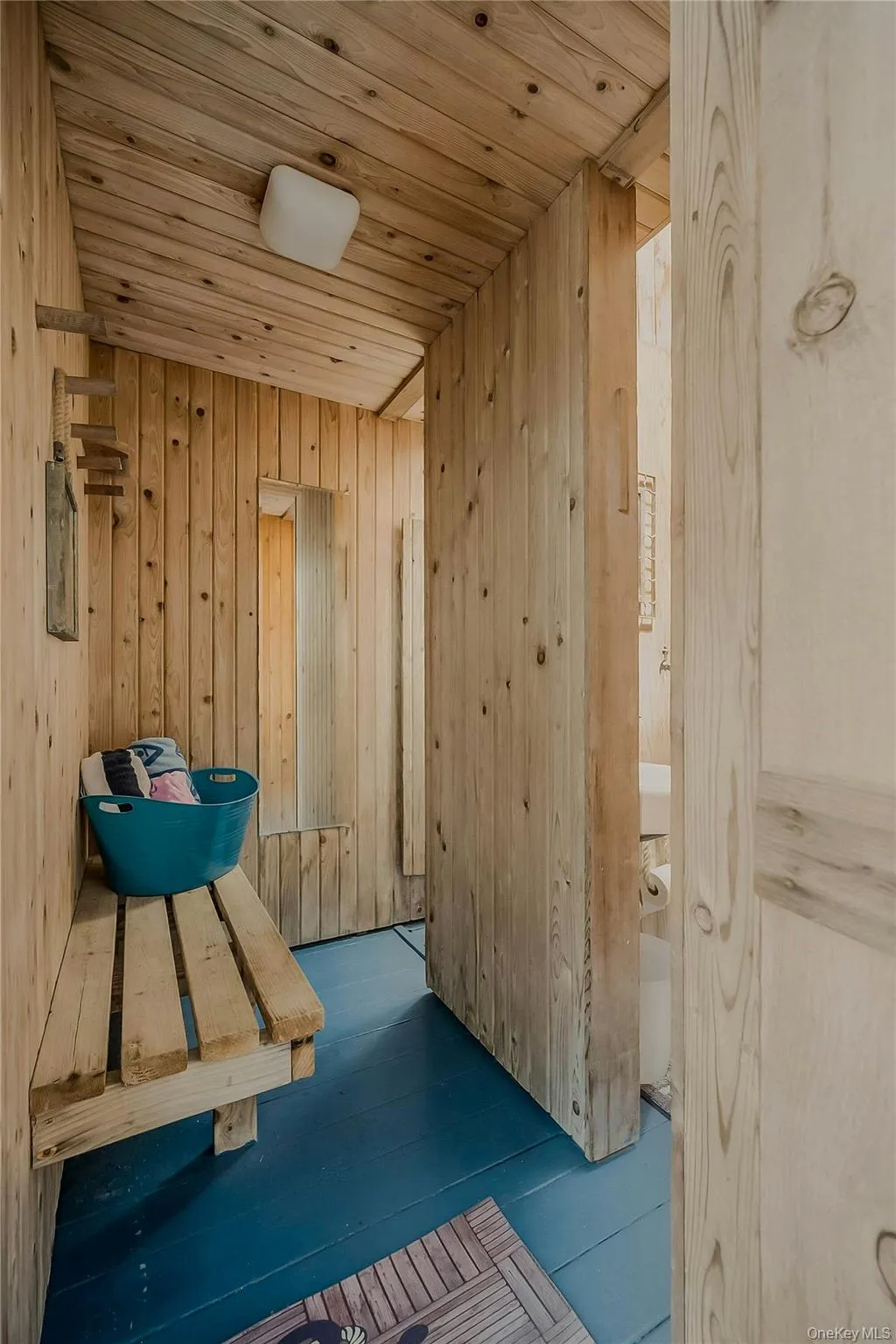 Pool House Full bath