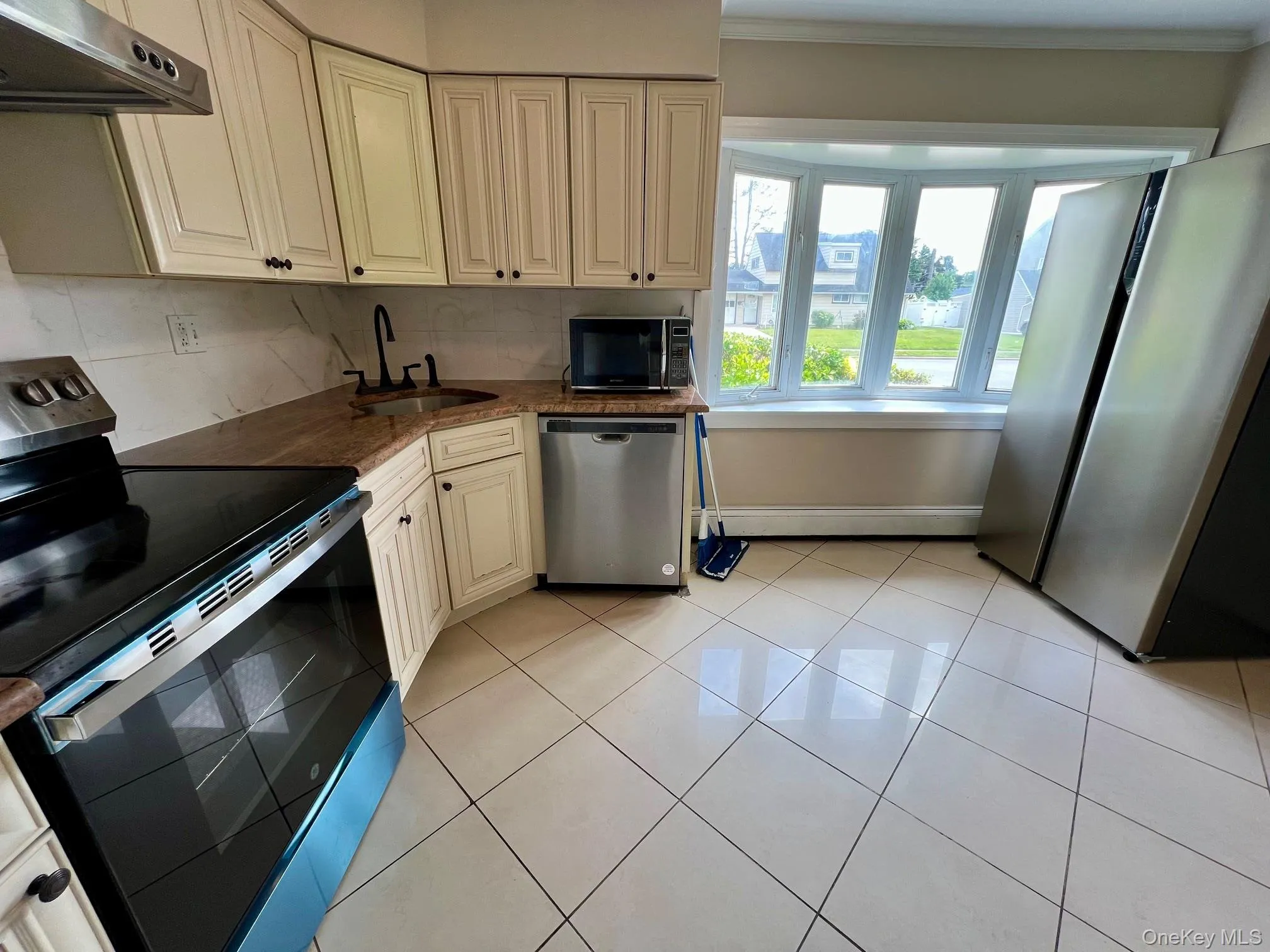 51 Friendly, Oyster Bay, NY, 5 Bedrooms Bedrooms, 10 Rooms Rooms,2 BathroomsBathrooms,Residential Lease,For Rent,Friendly,0,989873 51 Friendly, Oyster Bay, NY, 5 Bedrooms Bedrooms, 10 Rooms Rooms,2 BathroomsBathrooms,Residential Lease,For Rent,Friendly,0,989873