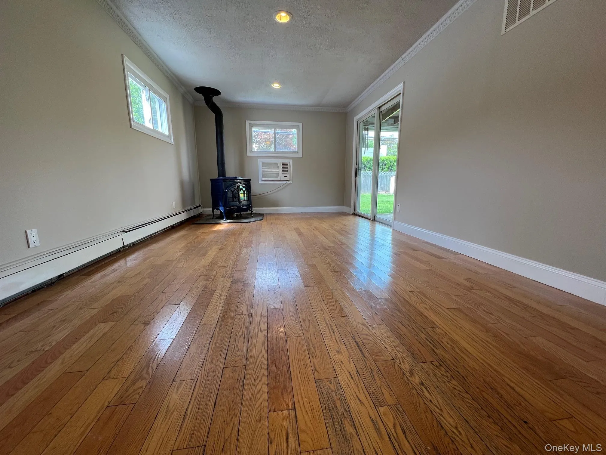 51 Friendly, Oyster Bay, NY, 5 Bedrooms Bedrooms, 10 Rooms Rooms,2 BathroomsBathrooms,Residential Lease,For Rent,Friendly,0,989873 51 Friendly, Oyster Bay, NY, 5 Bedrooms Bedrooms, 10 Rooms Rooms,2 BathroomsBathrooms,Residential Lease,For Rent,Friendly,0,989873