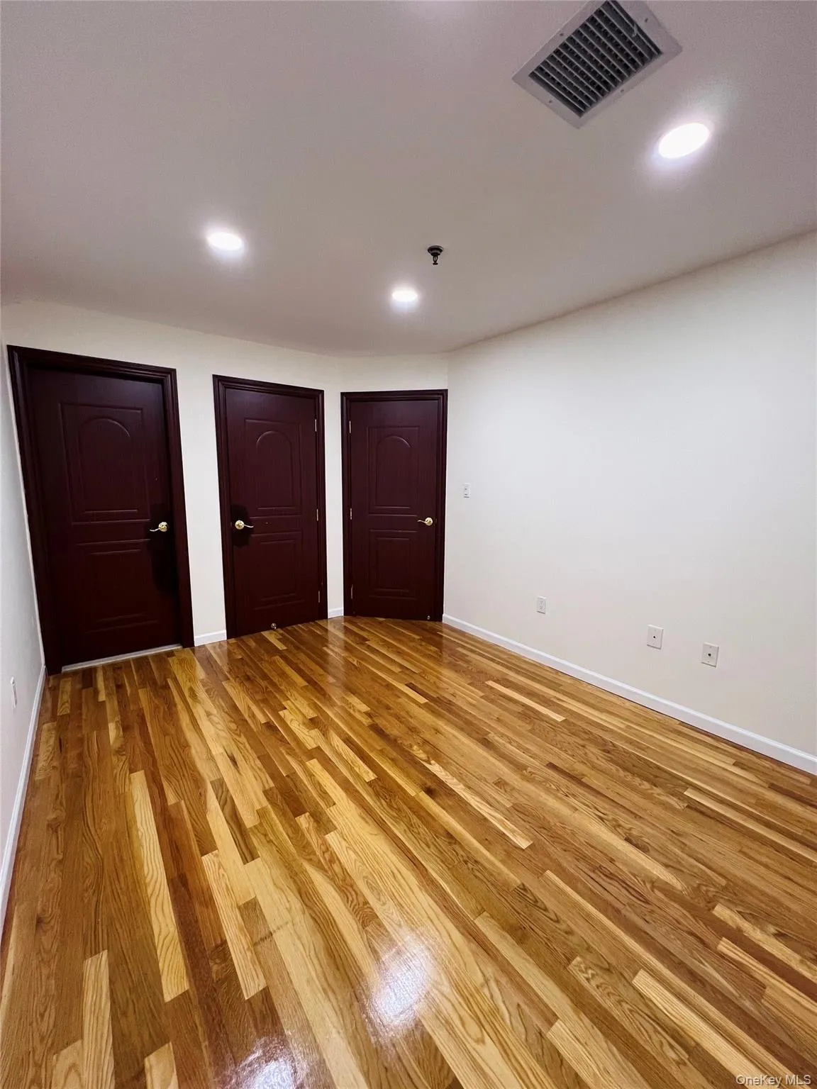104-8 220th Street, New York, NY, 3 Bedrooms Bedrooms, 7 Rooms Rooms,2 BathroomsBathrooms,Residential Lease,For Rent,220th,0,989882 104-8 220th Street, New York, NY, 3 Bedrooms Bedrooms, 7 Rooms Rooms,2 BathroomsBathrooms,Residential Lease,For Rent,220th,0,989882