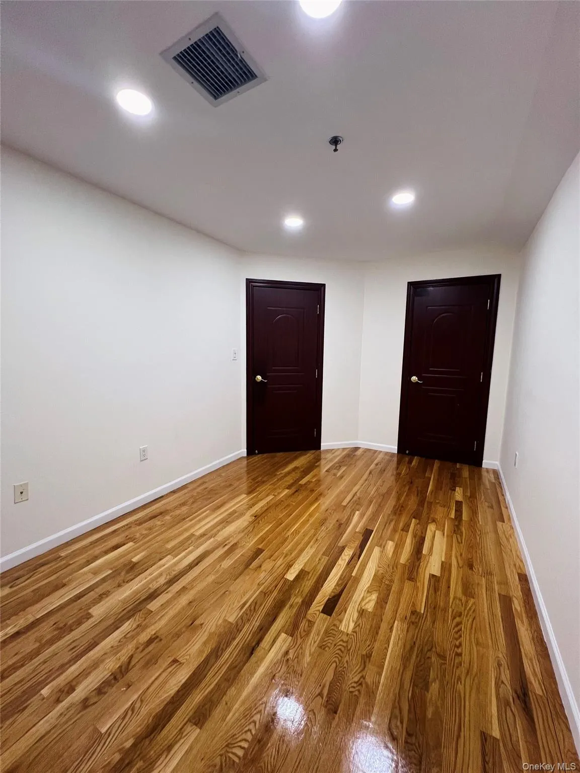 104-8 220th Street, New York, NY, 3 Bedrooms Bedrooms, 7 Rooms Rooms,2 BathroomsBathrooms,Residential Lease,For Rent,220th,0,989882 104-8 220th Street, New York, NY, 3 Bedrooms Bedrooms, 7 Rooms Rooms,2 BathroomsBathrooms,Residential Lease,For Rent,220th,0,989882