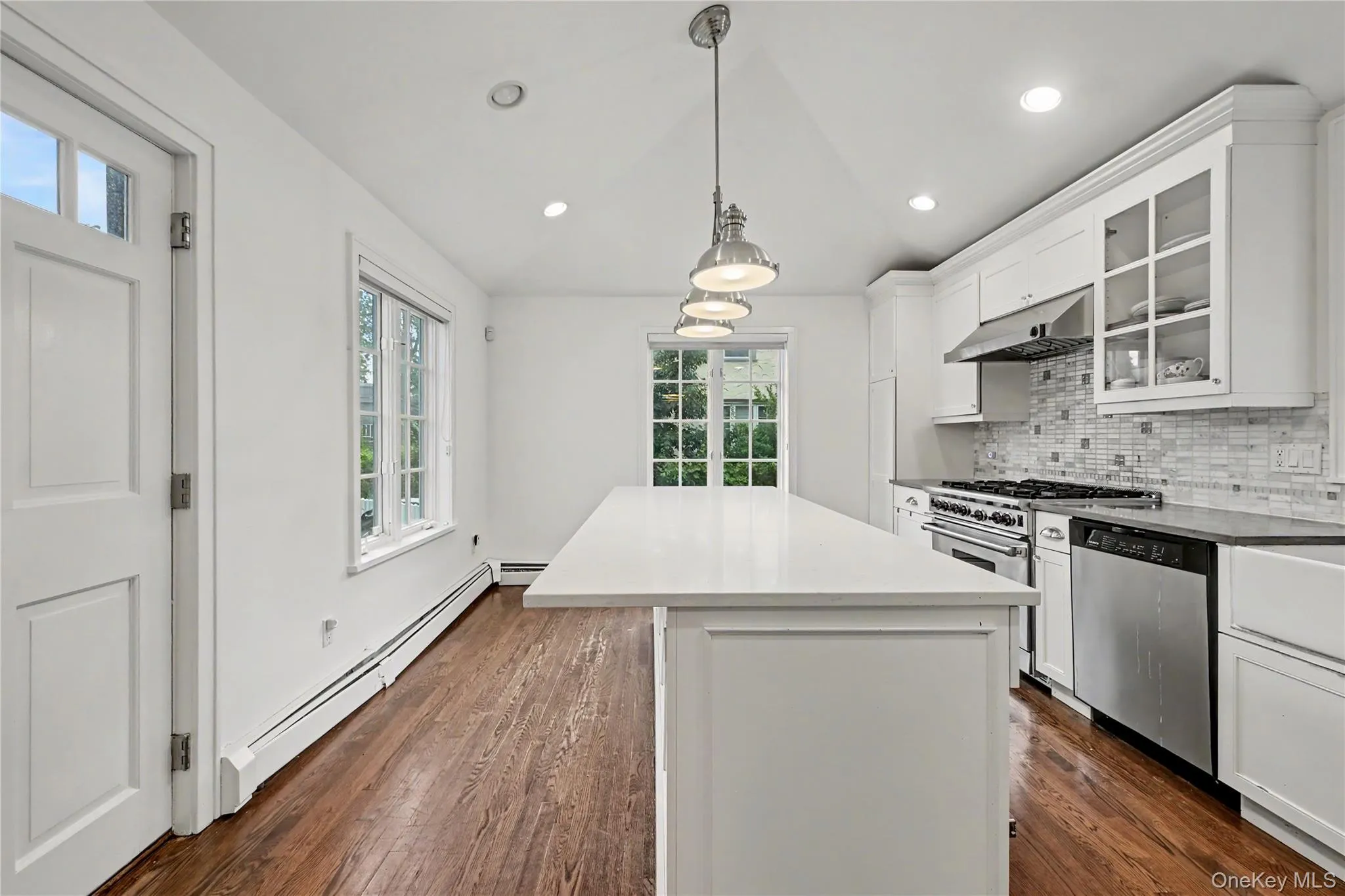 25 Vanderburgh Avenue, Mamaroneck, NY, 3 Bedrooms Bedrooms, 6 Rooms Rooms,3 BathroomsBathrooms,Residential,For Rent,Vanderburgh,0,989889 25 Vanderburgh Avenue, Mamaroneck, NY, 3 Bedrooms Bedrooms, 6 Rooms Rooms,3 BathroomsBathrooms,Residential,For Rent,Vanderburgh,0,989889