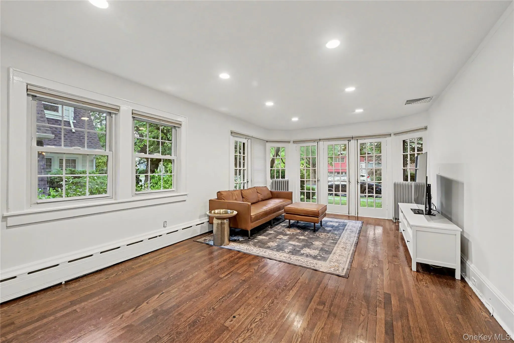 25 Vanderburgh Avenue, Mamaroneck, NY, 3 Bedrooms Bedrooms, 6 Rooms Rooms,3 BathroomsBathrooms,Residential,For Rent,Vanderburgh,0,989889 25 Vanderburgh Avenue, Mamaroneck, NY, 3 Bedrooms Bedrooms, 6 Rooms Rooms,3 BathroomsBathrooms,Residential,For Rent,Vanderburgh,0,989889