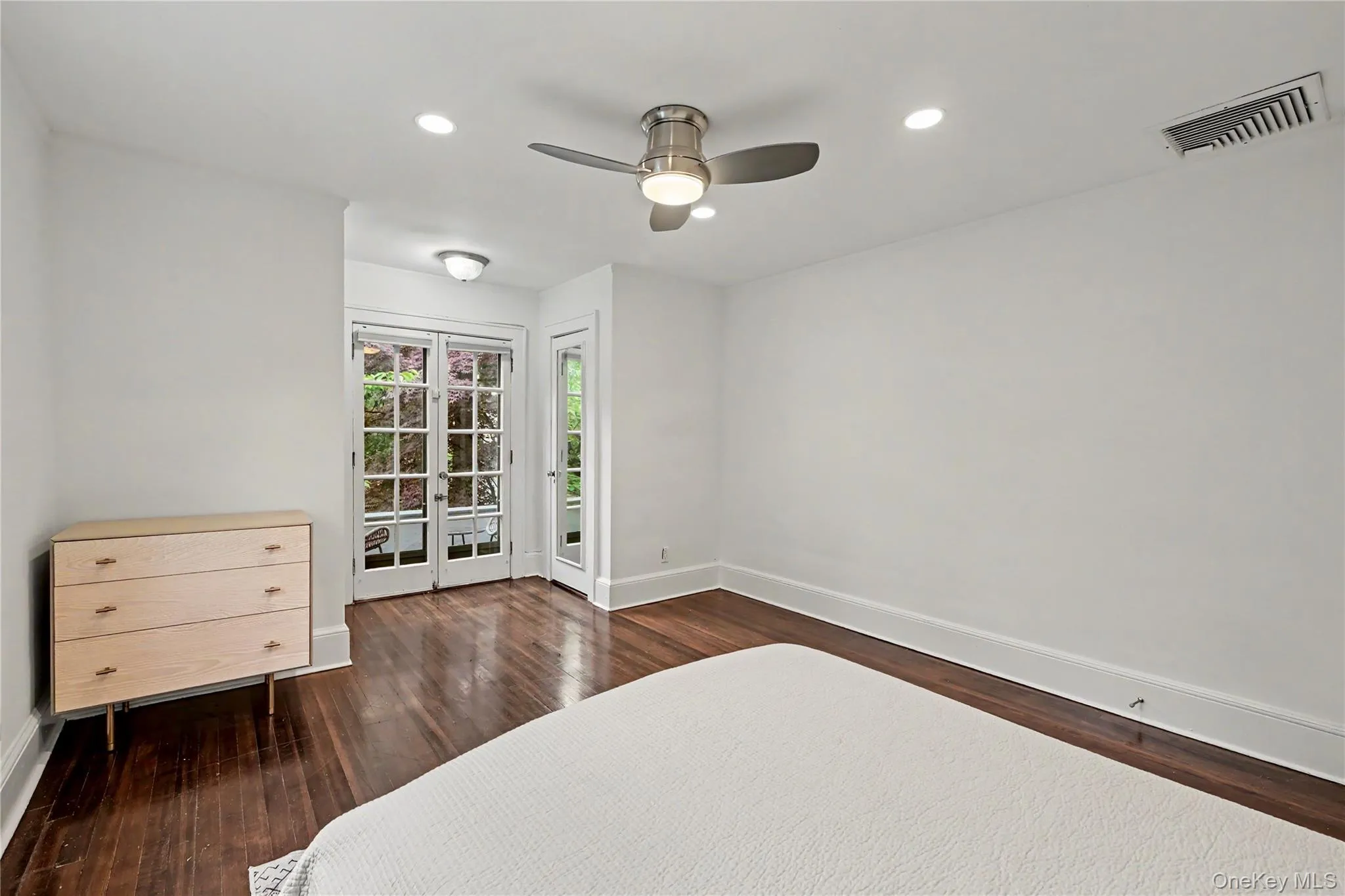 25 Vanderburgh Avenue, Mamaroneck, NY, 3 Bedrooms Bedrooms, 6 Rooms Rooms,3 BathroomsBathrooms,Residential,For Rent,Vanderburgh,0,989889 25 Vanderburgh Avenue, Mamaroneck, NY, 3 Bedrooms Bedrooms, 6 Rooms Rooms,3 BathroomsBathrooms,Residential,For Rent,Vanderburgh,0,989889