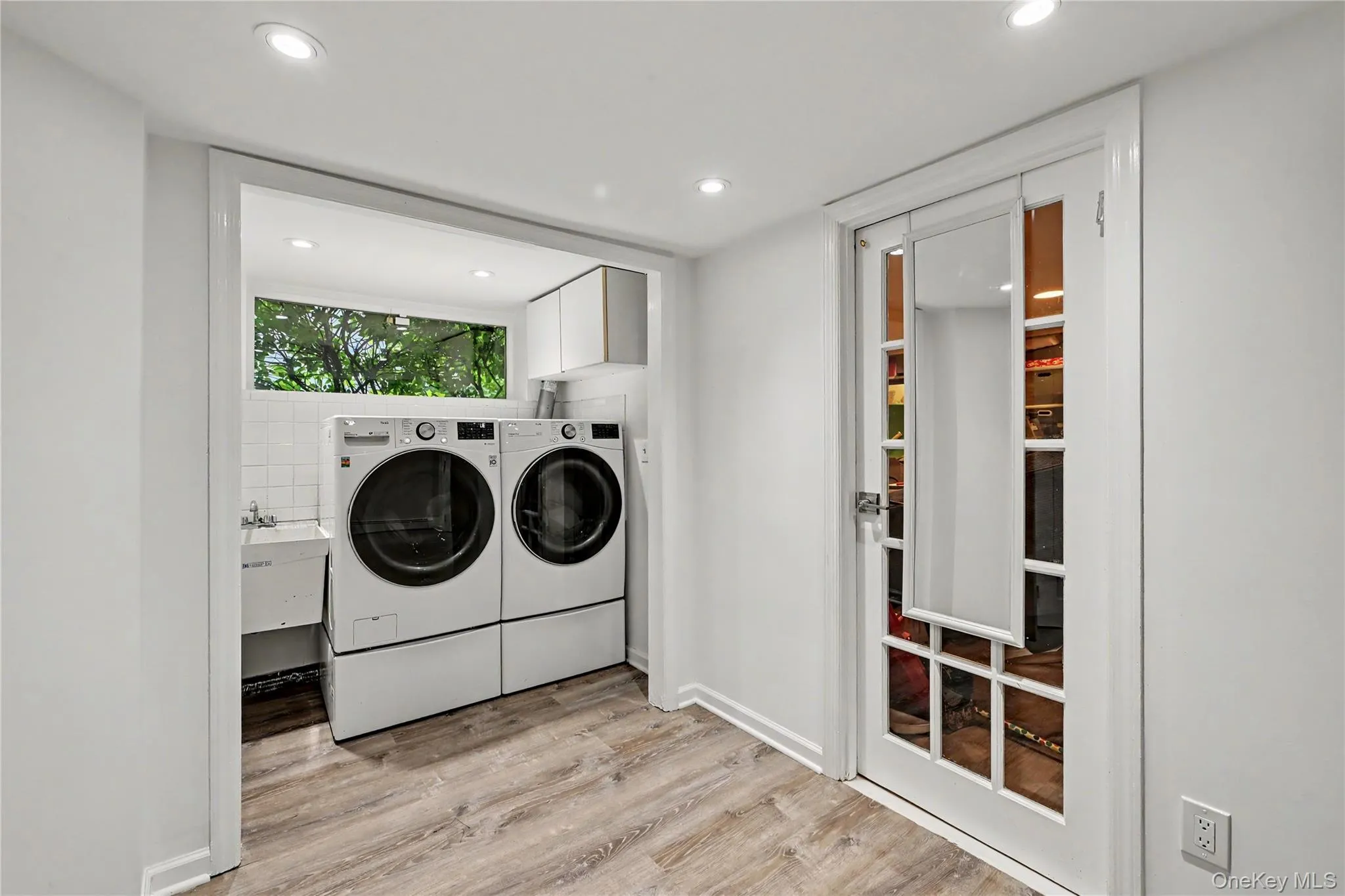 25 Vanderburgh Avenue, Mamaroneck, NY, 3 Bedrooms Bedrooms, 6 Rooms Rooms,3 BathroomsBathrooms,Residential,For Rent,Vanderburgh,0,989889 25 Vanderburgh Avenue, Mamaroneck, NY, 3 Bedrooms Bedrooms, 6 Rooms Rooms,3 BathroomsBathrooms,Residential,For Rent,Vanderburgh,0,989889