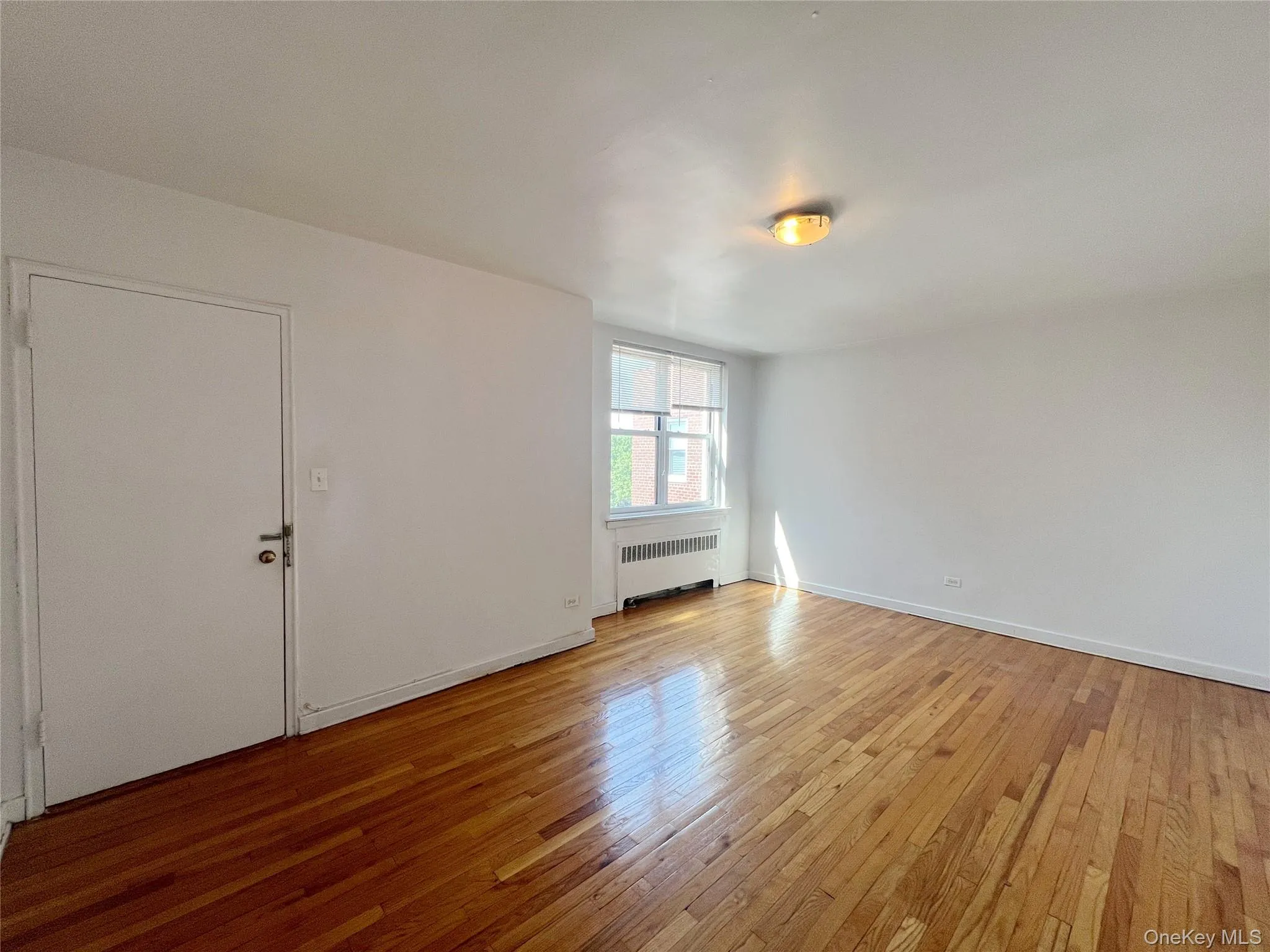 3011 Parsons Boulevard, New York, NY, 1 Bedroom Bedrooms, 5 Rooms Rooms,1 BathroomBathrooms,Residential Sale,For Rent,Parsons,0,989900 3011 Parsons Boulevard, New York, NY, 1 Bedroom Bedrooms, 5 Rooms Rooms,1 BathroomBathrooms,Residential Sale,For Rent,Parsons,0,989900