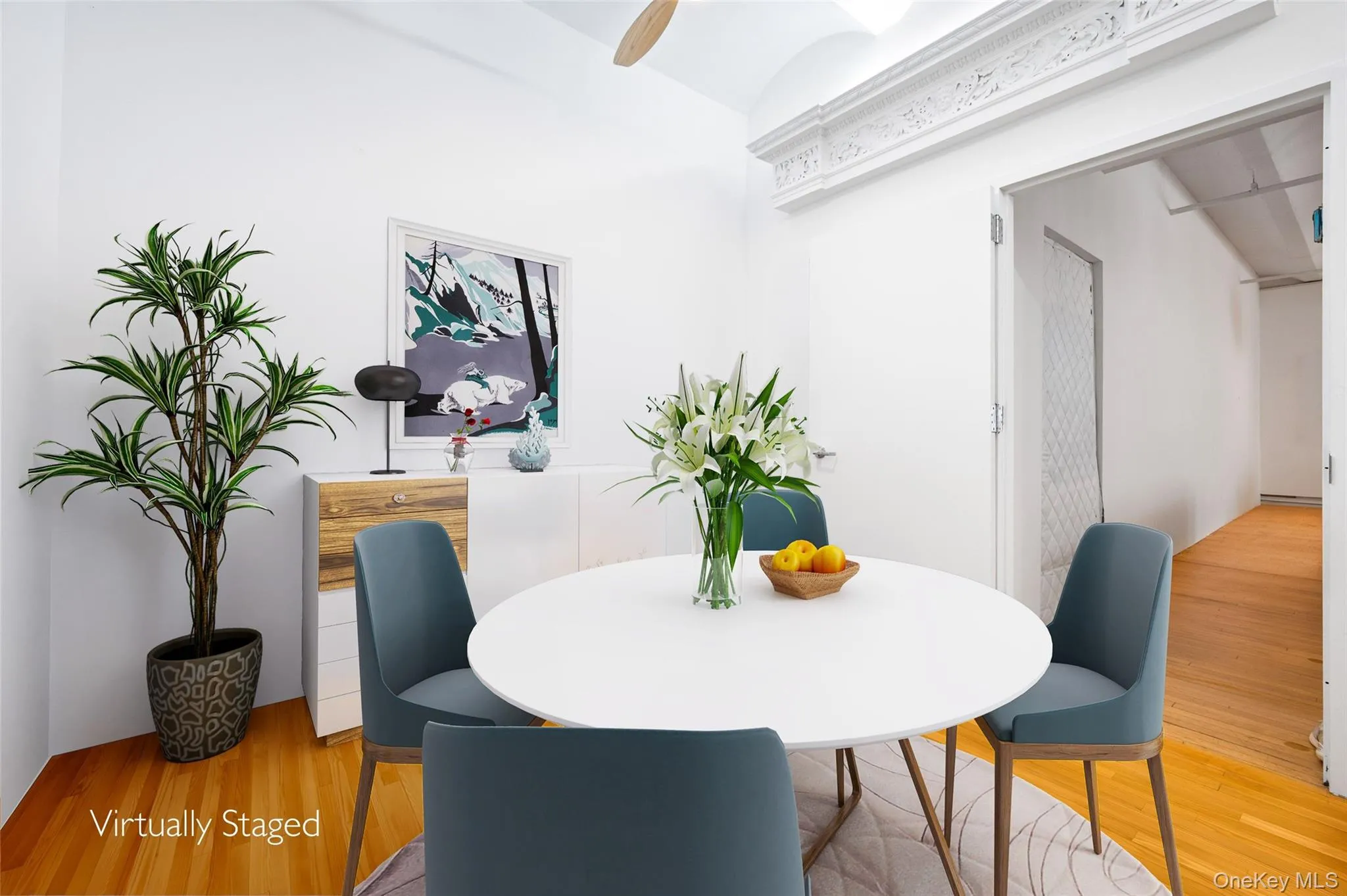 Flexible bonus room (virtually staged as a dining area) Flexible bonus room (virtually staged as a dining area)