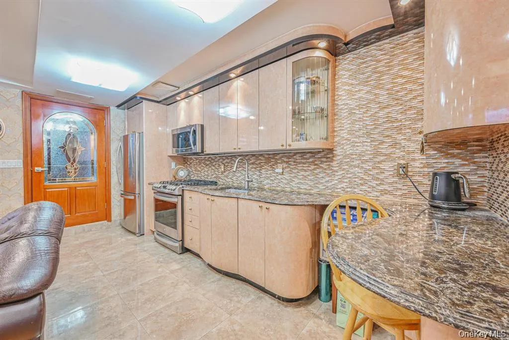 10201 62nd Road, New York, NY, 5 Bedrooms Bedrooms, 8 Rooms Rooms,2 BathroomsBathrooms,Residential,For Rent,62nd,0,989919 10201 62nd Road, New York, NY, 5 Bedrooms Bedrooms, 8 Rooms Rooms,2 BathroomsBathrooms,Residential,For Rent,62nd,0,989919