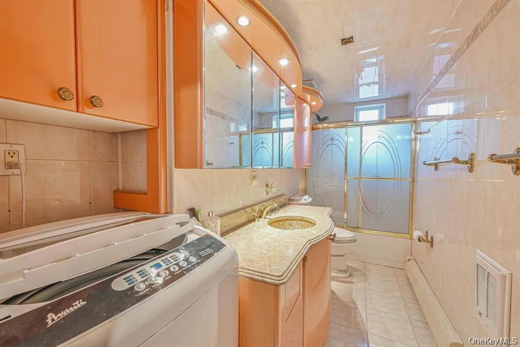 10201 62nd Road, New York, NY, 5 Bedrooms Bedrooms, 8 Rooms Rooms,2 BathroomsBathrooms,Residential,For Rent,62nd,0,989919 10201 62nd Road, New York, NY, 5 Bedrooms Bedrooms, 8 Rooms Rooms,2 BathroomsBathrooms,Residential,For Rent,62nd,0,989919